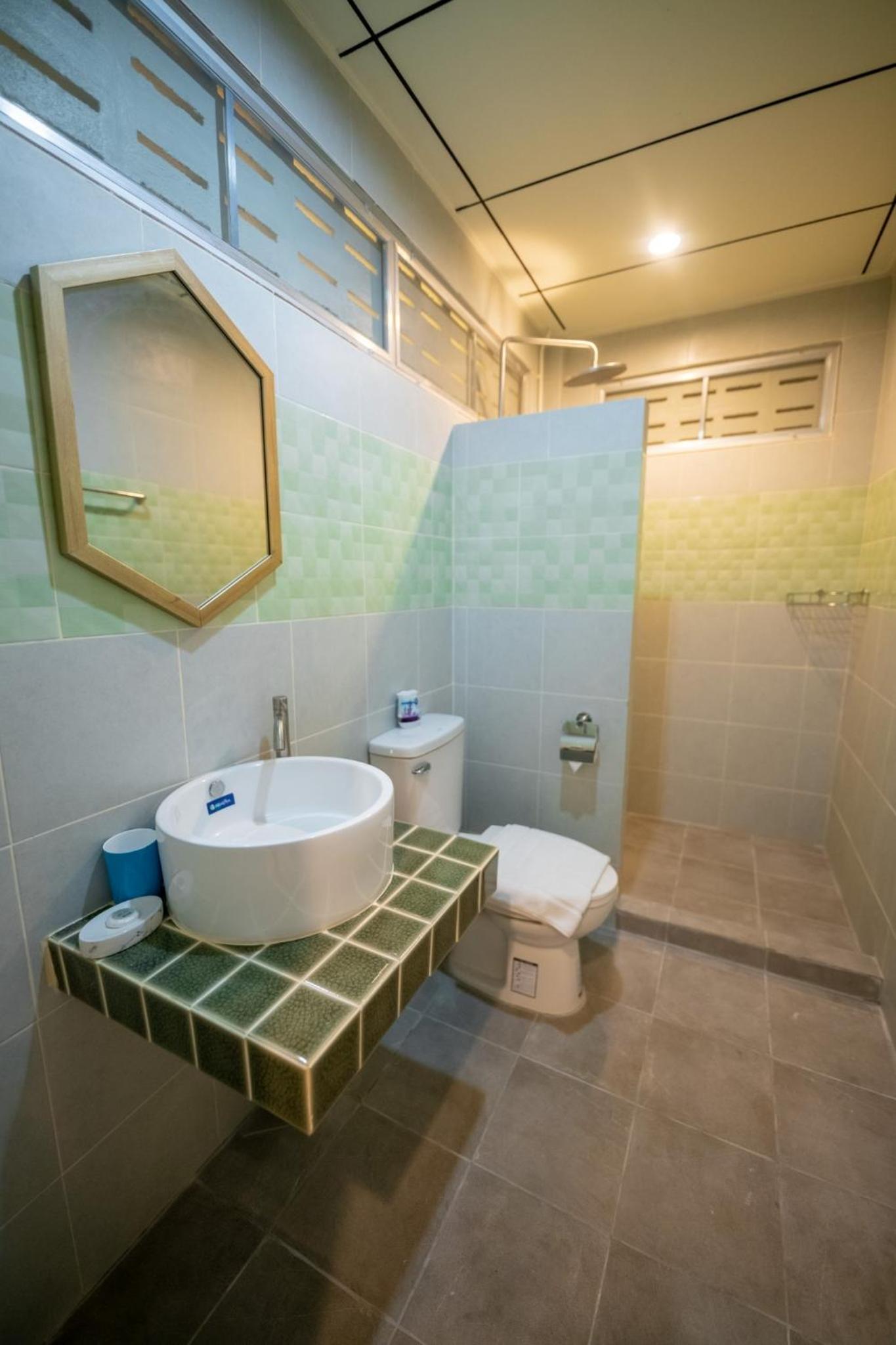 Standard Twin Room - Photo 5