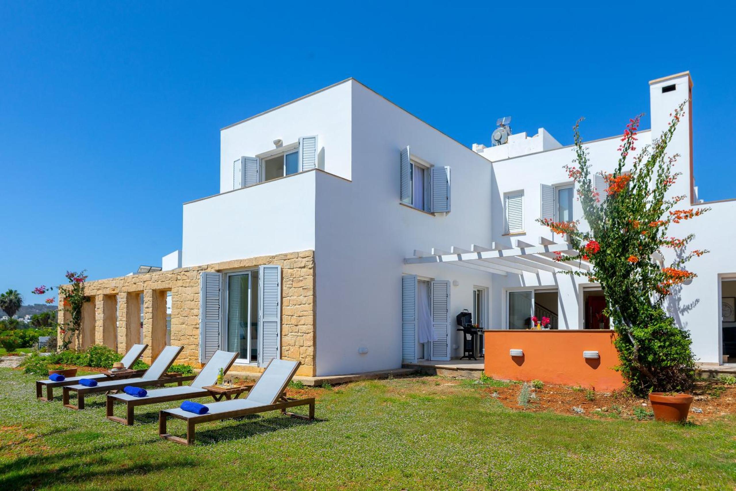 Villa with Sea View photo 2