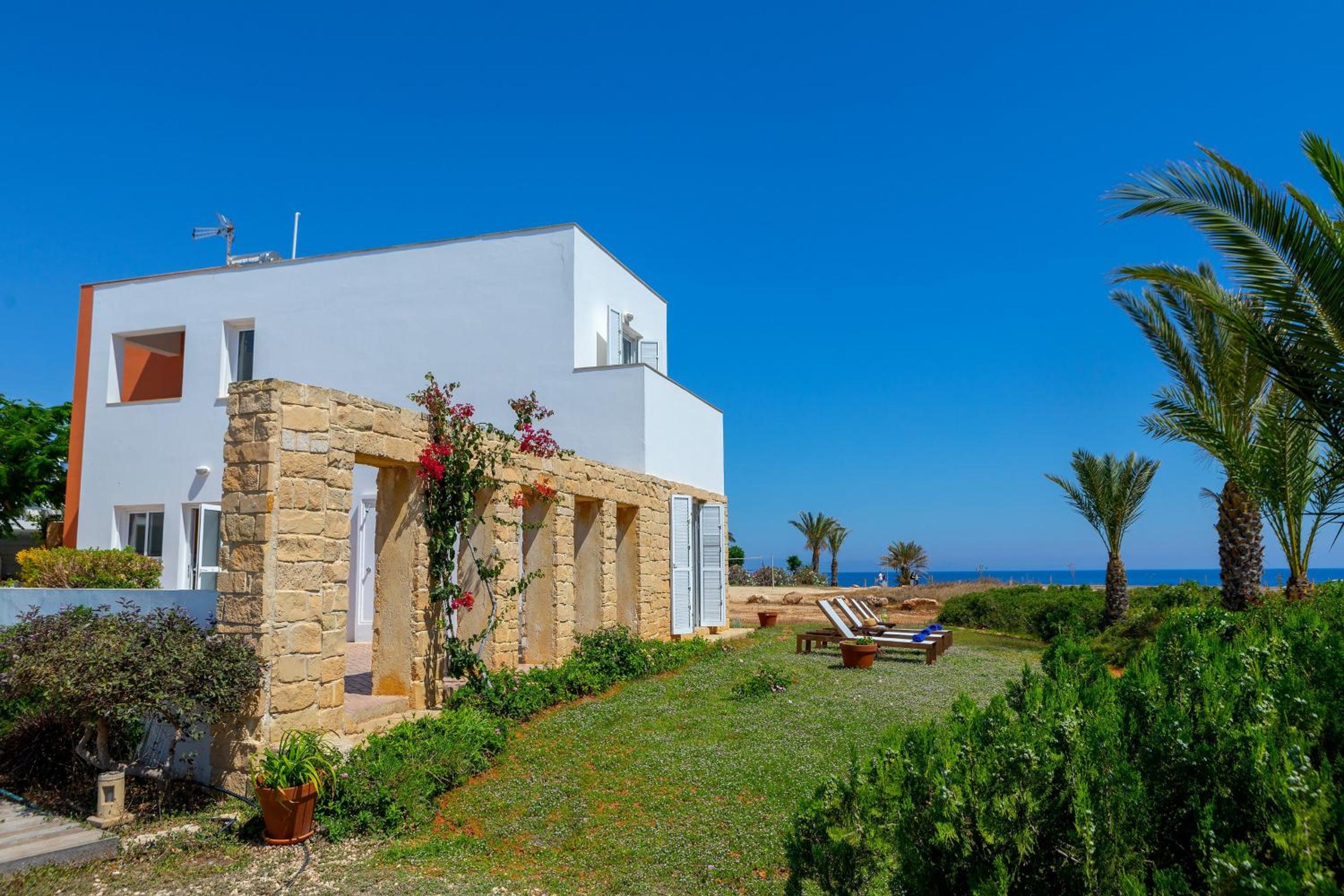Villa with Sea View photo 3