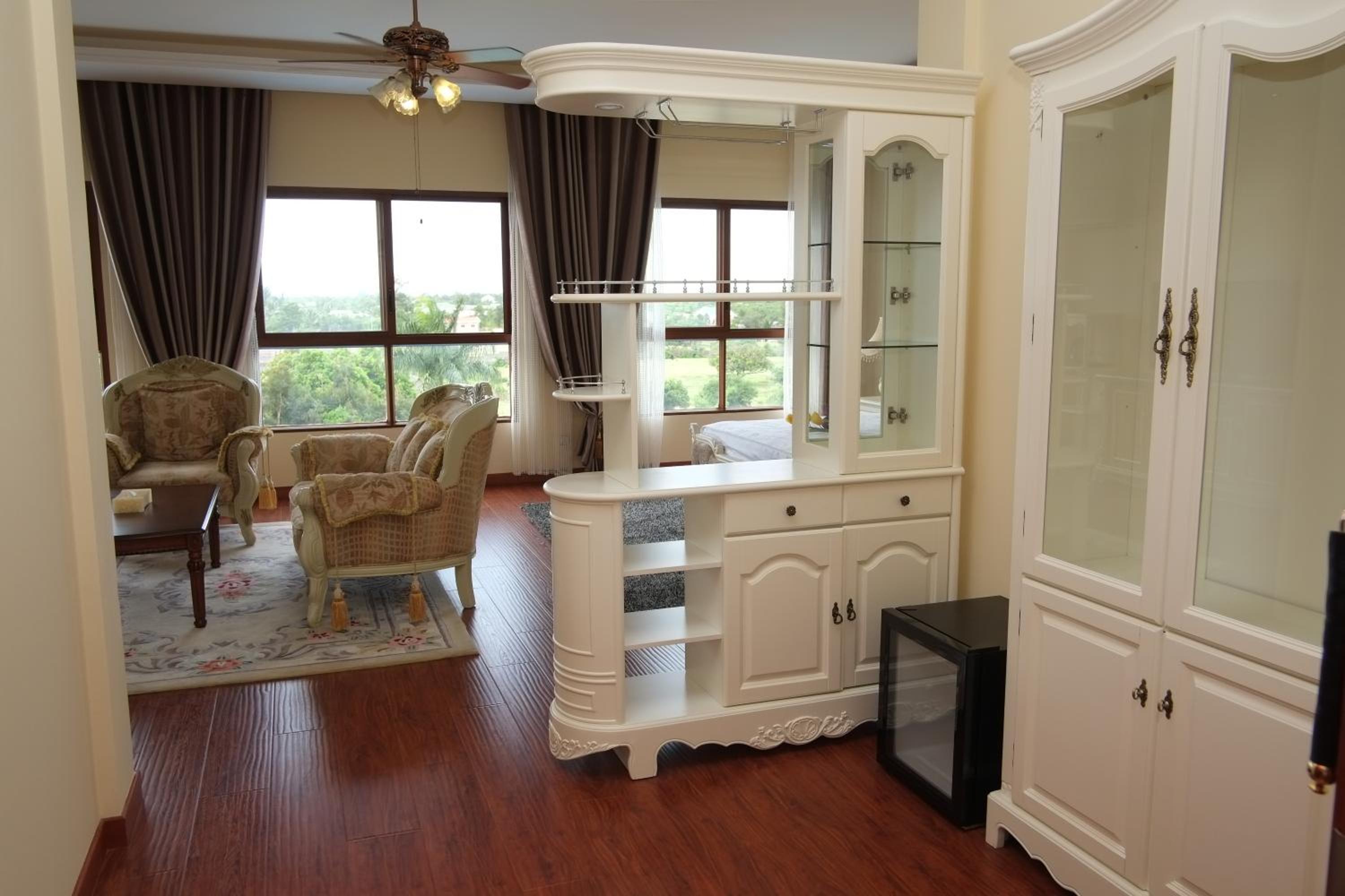 Deluxe Suite photo 3