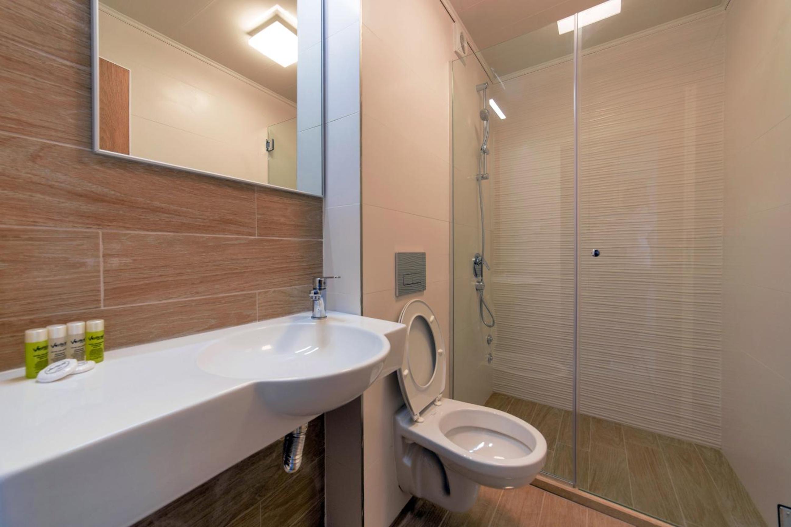 One-Bedroom Apartment - Photo 9