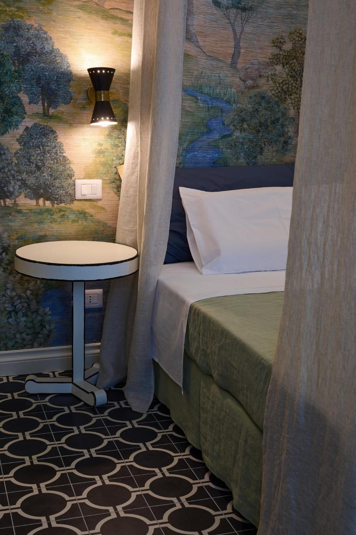 Large Double Room - Photo 2