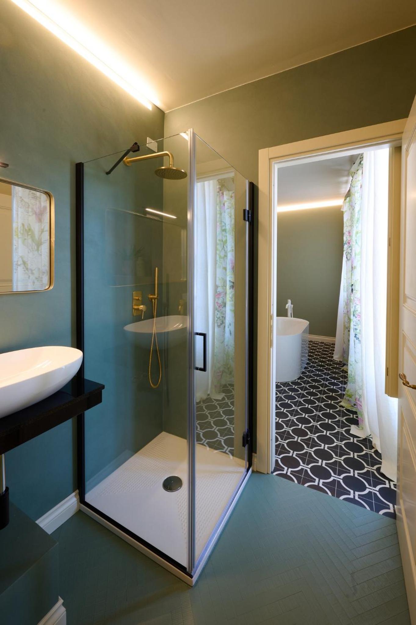 Large Double Room - Photo 8