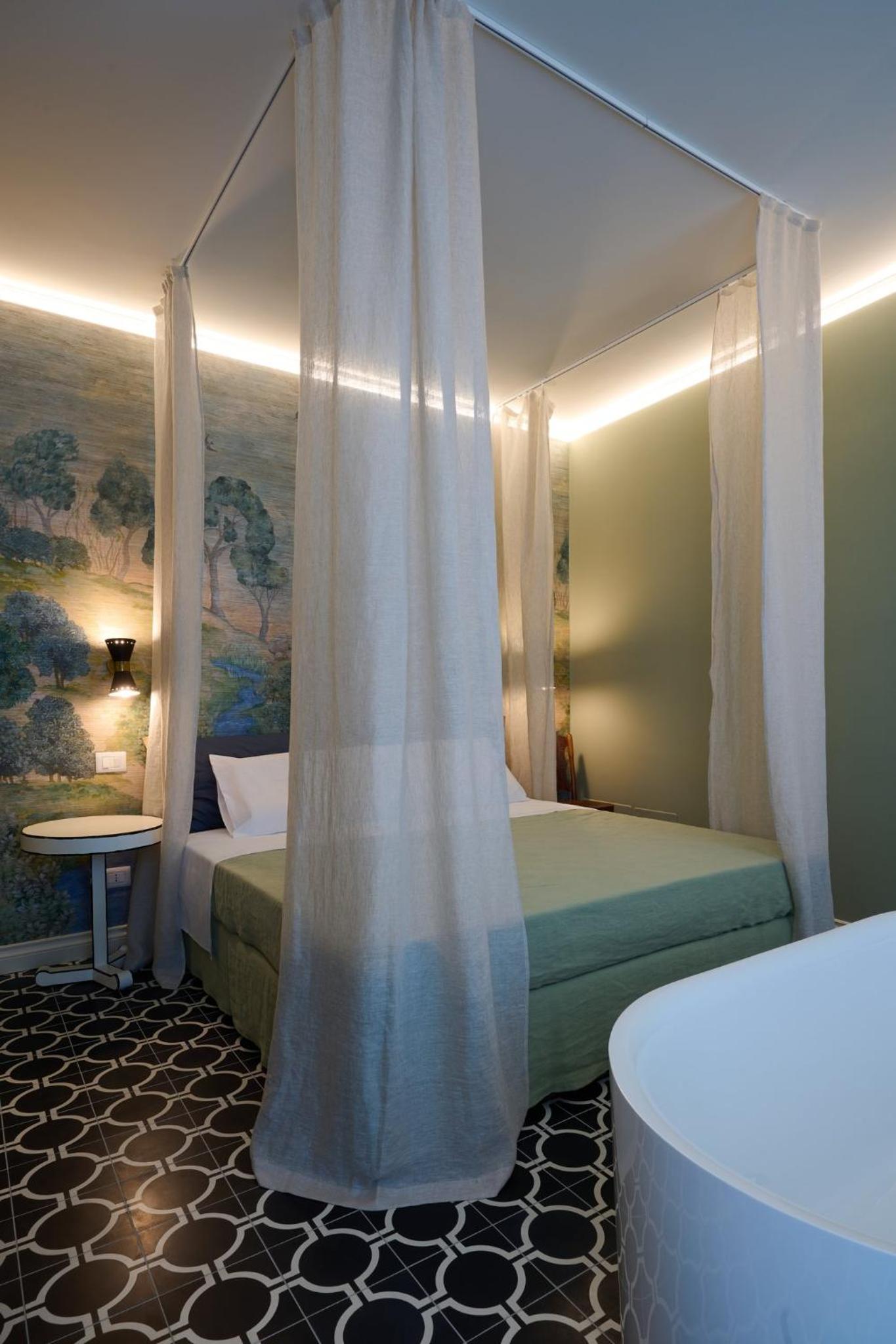 Large Double Room - Photo 5