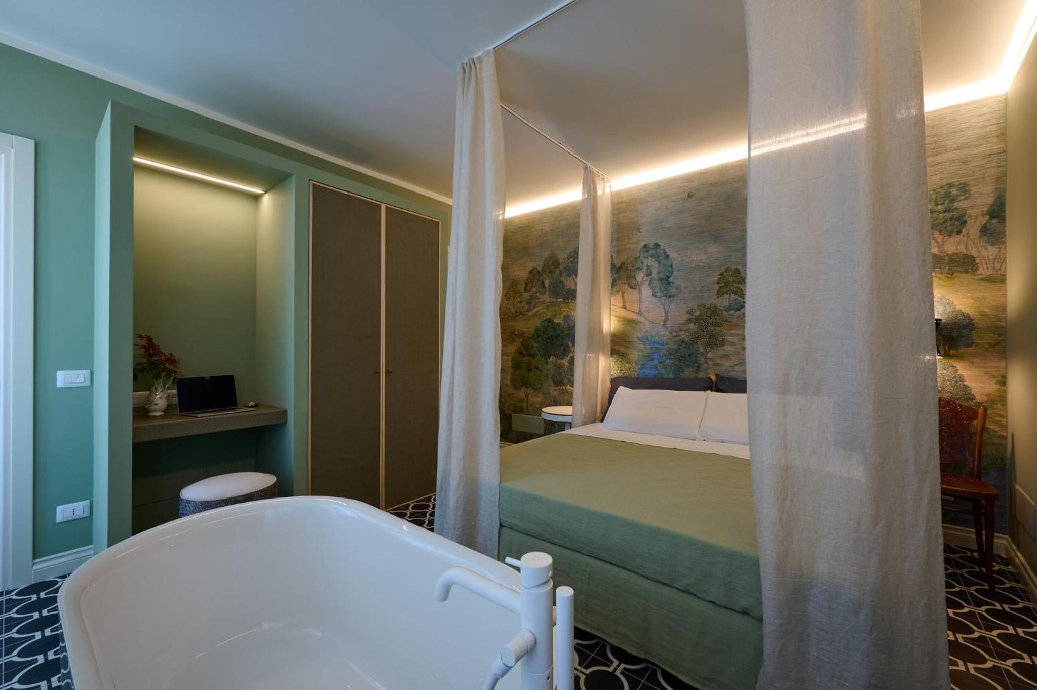 Large Double Room - Photo 7