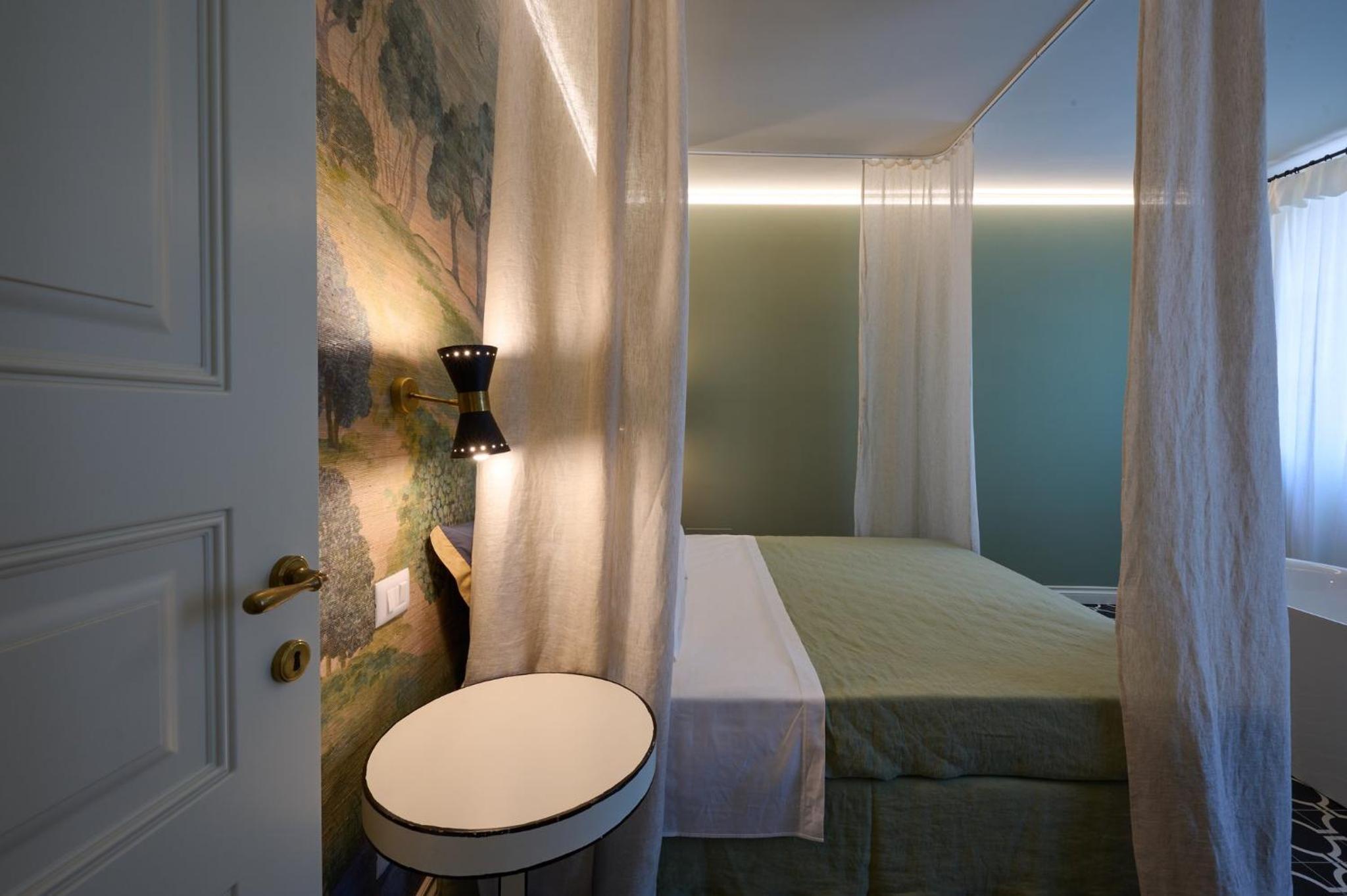 Large Double Room - Photo 10