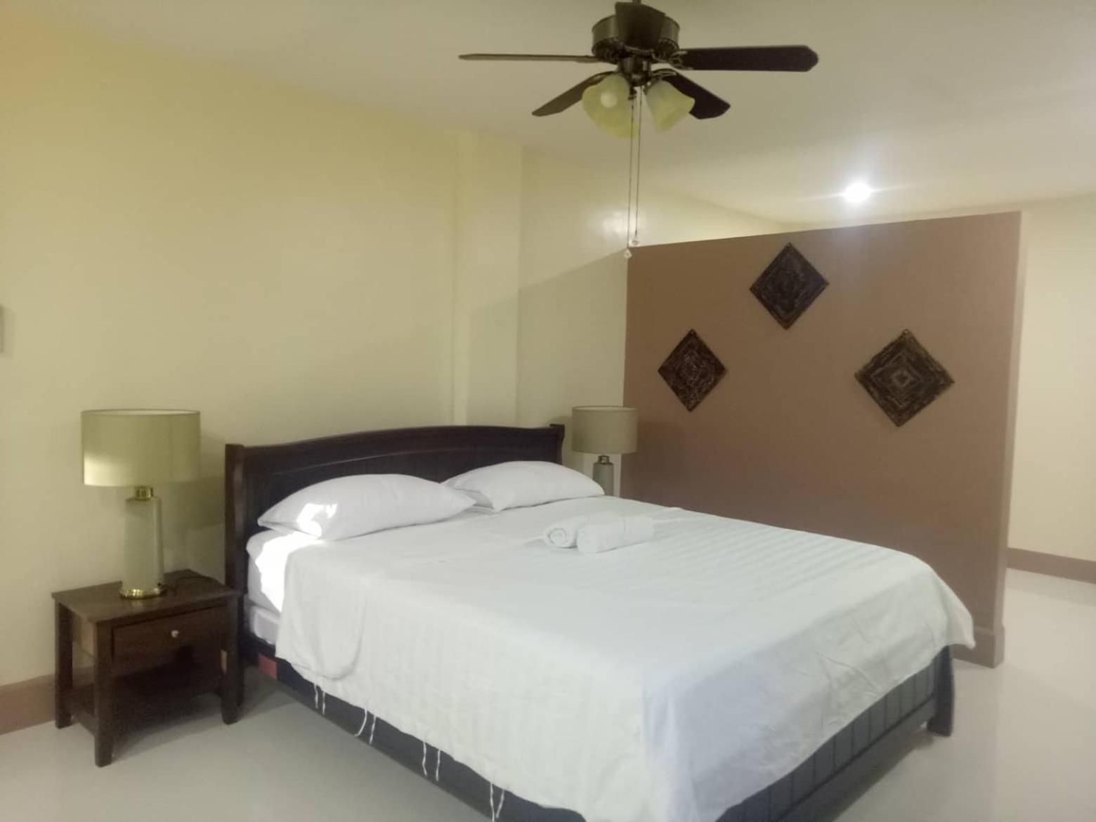 Four-Bedroom House photo 1
