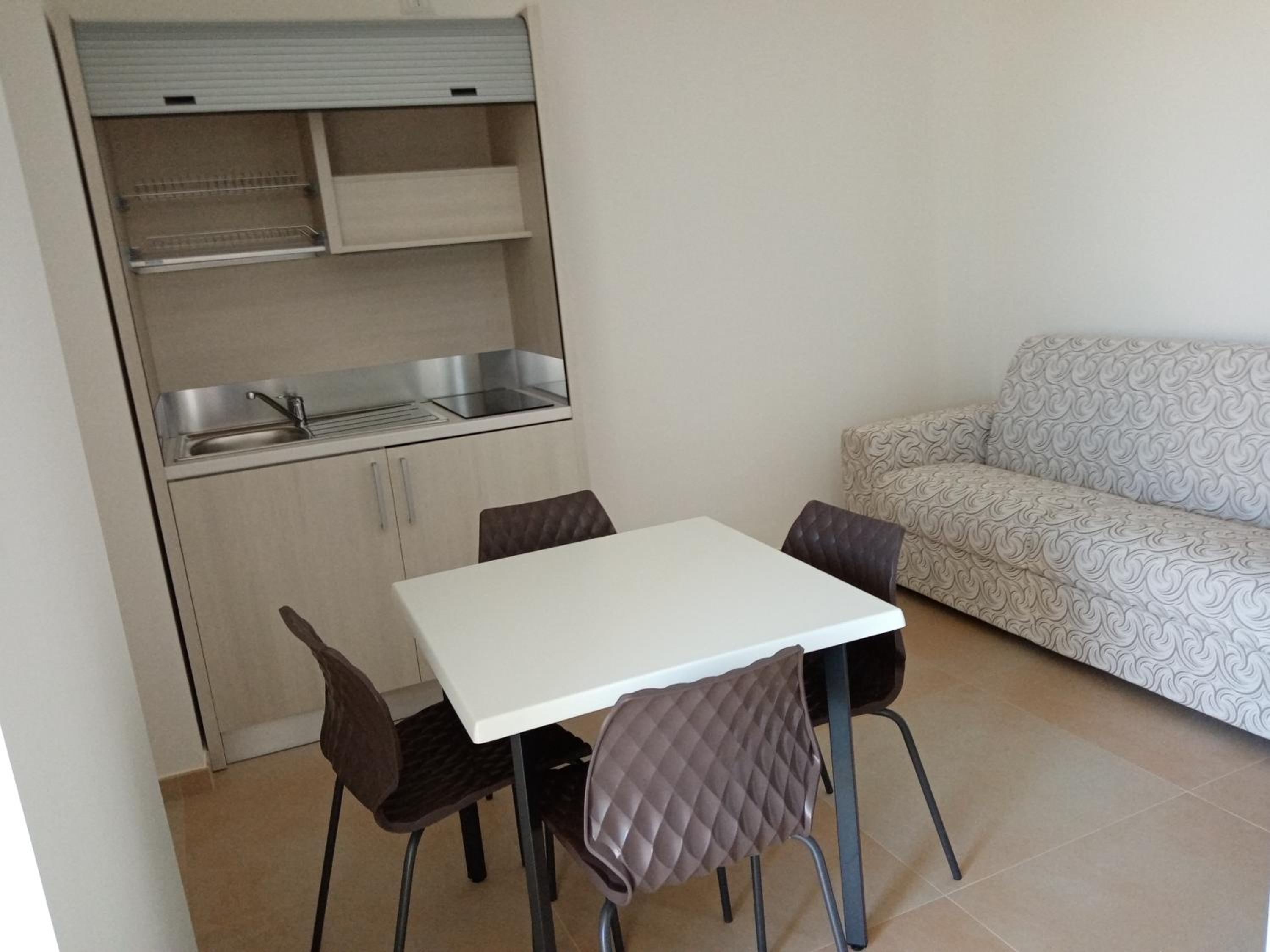 Quadruple Room - Disability Access photo 2