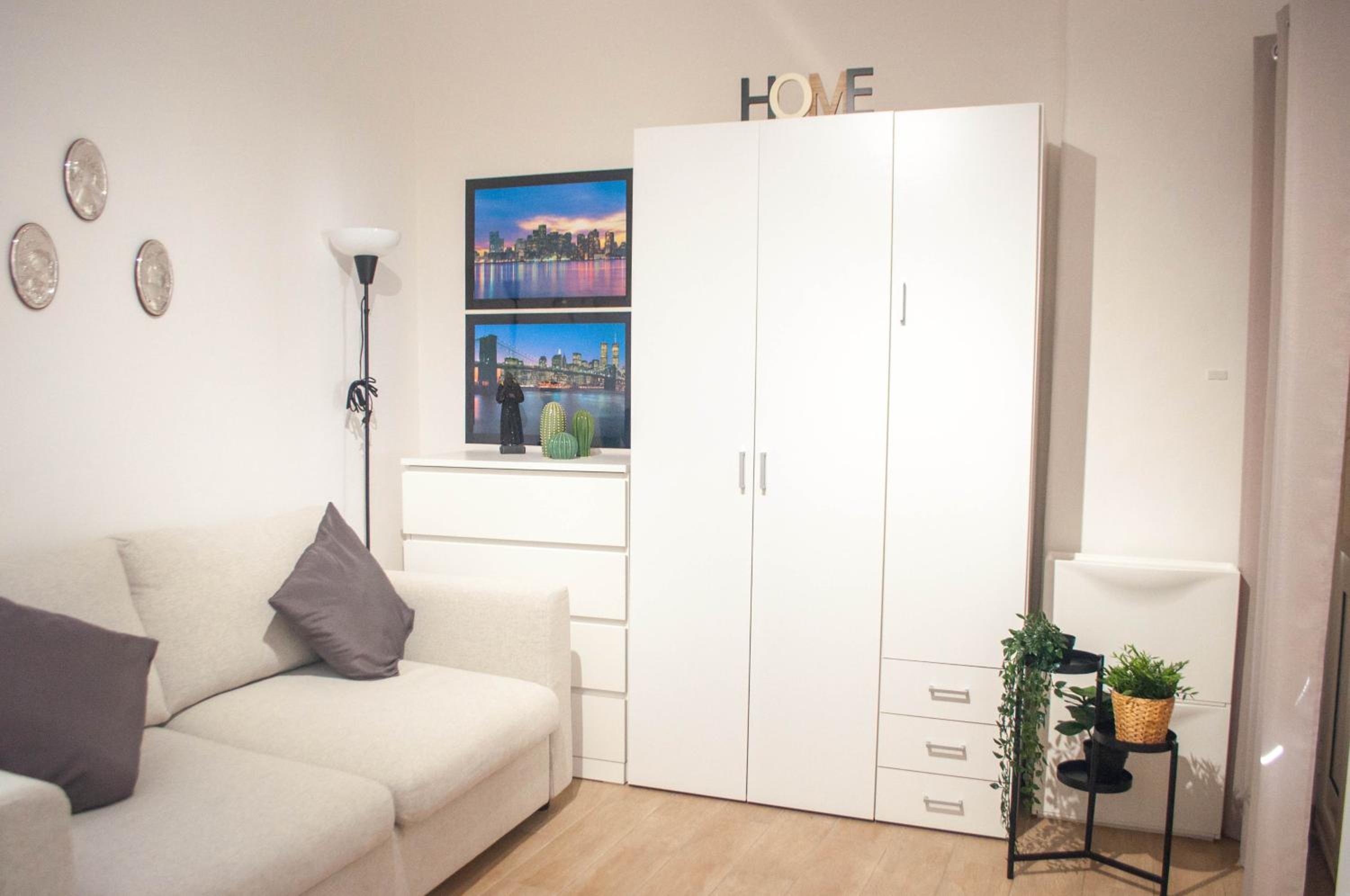 One-Bedroom Apartment