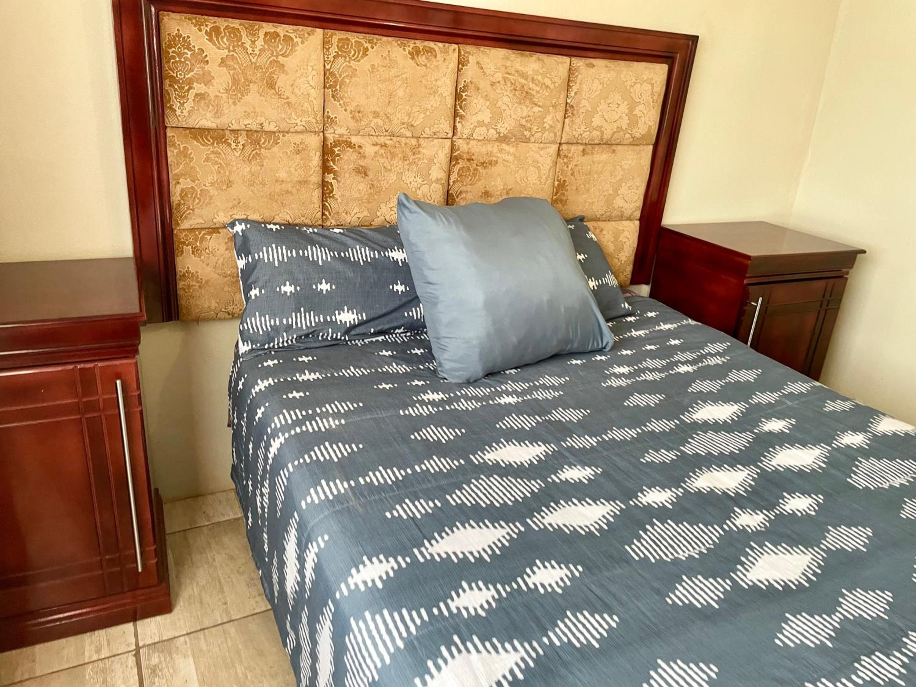 Deluxe Queen Room - Photo 33