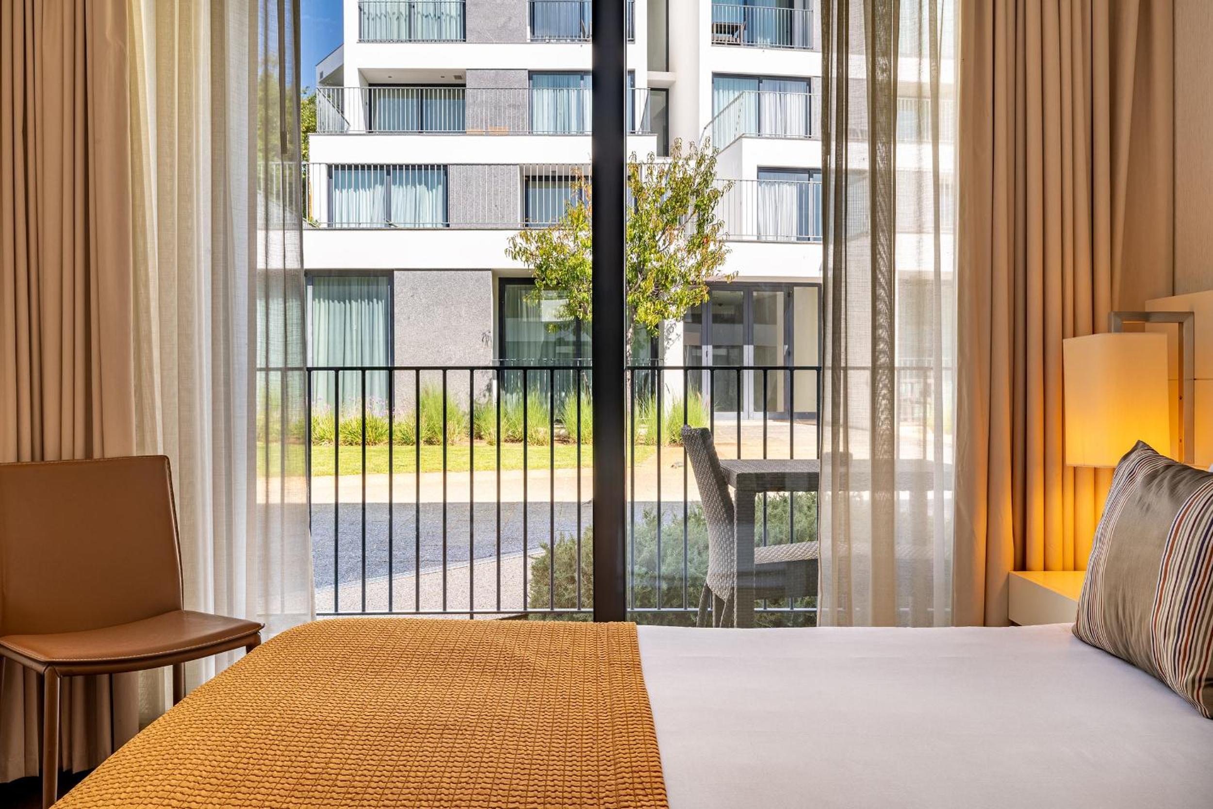 Suite with Balcony - Photo 4