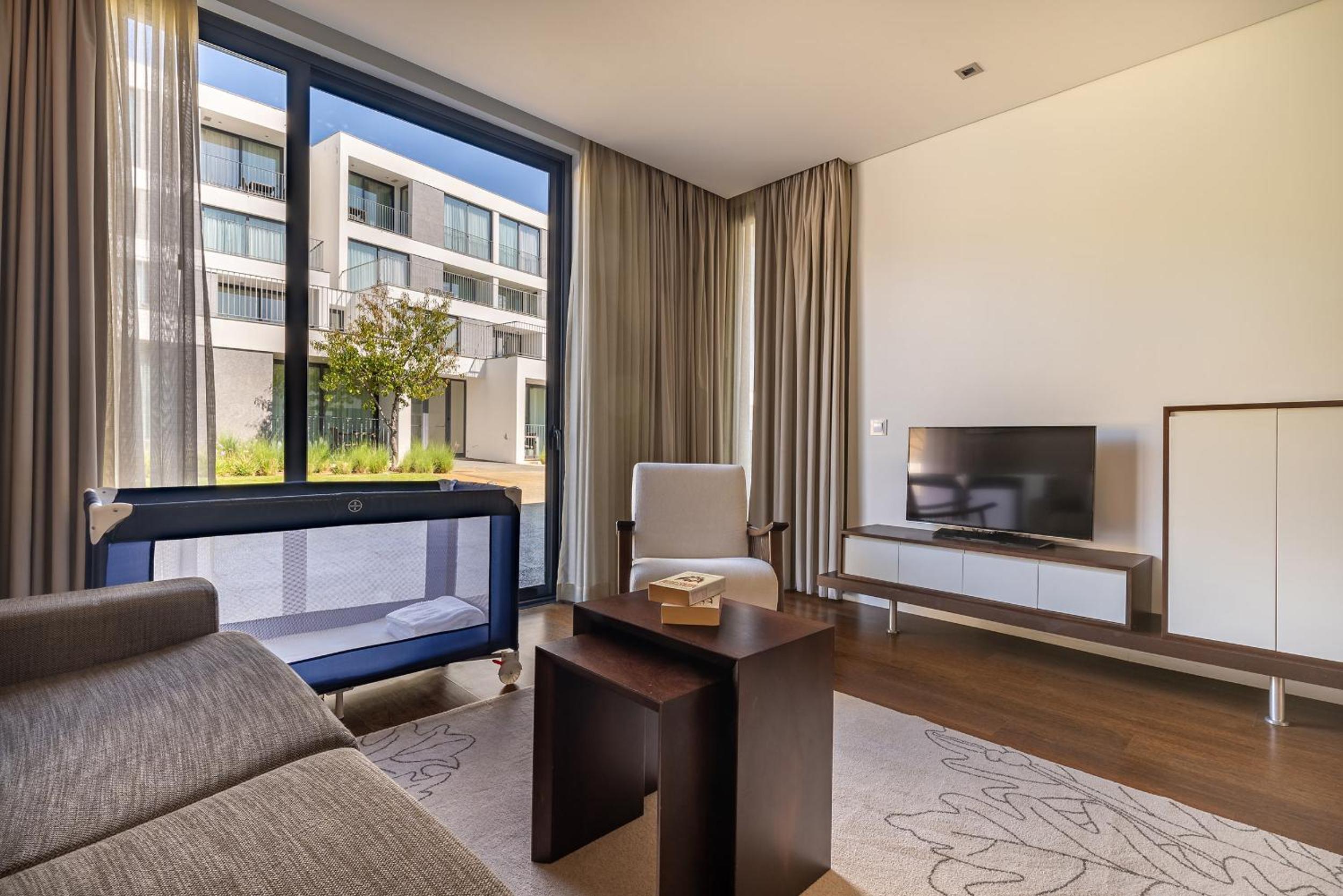 Suite with Balcony - Photo 5