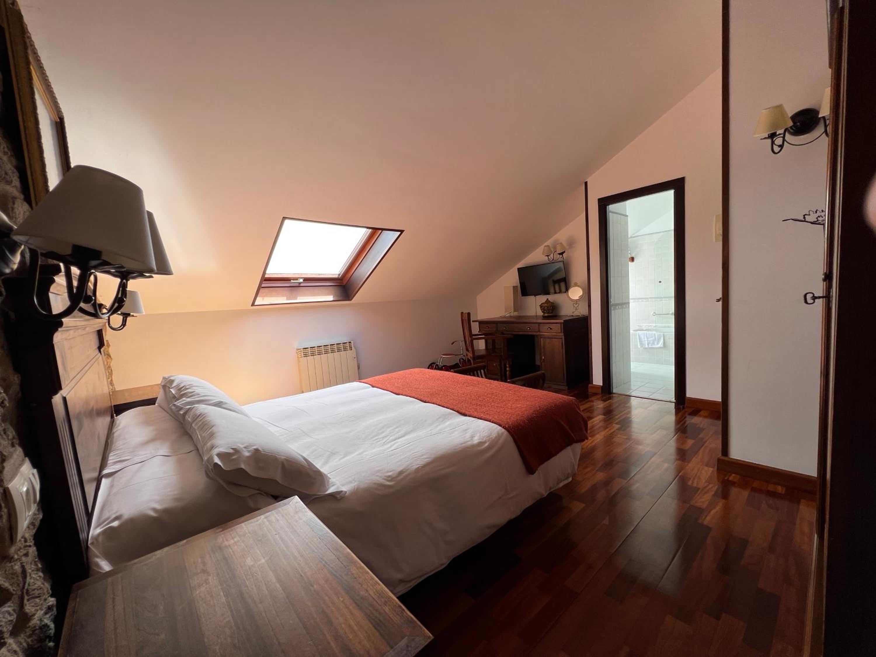 Deluxe Double Room photo 3