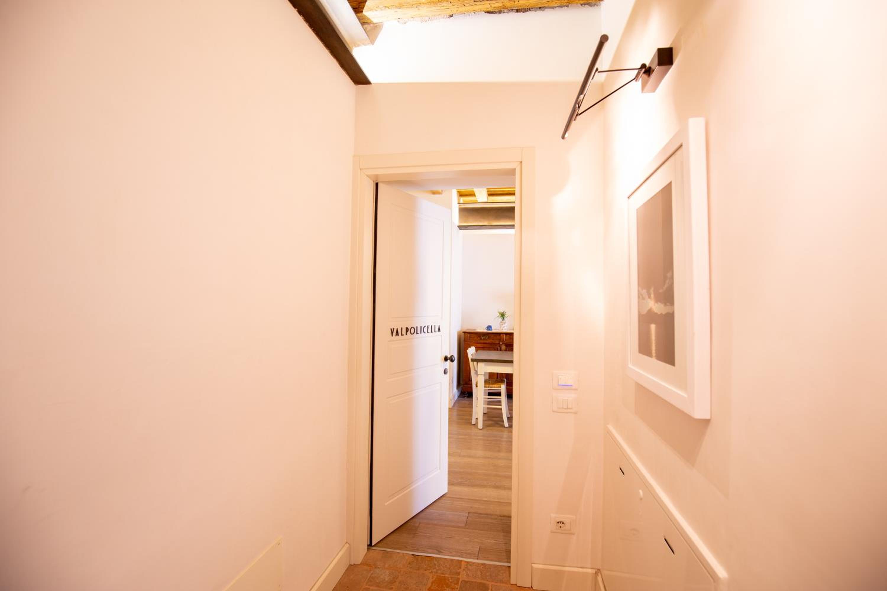 Superior One-Bedroom Apartment photo 2