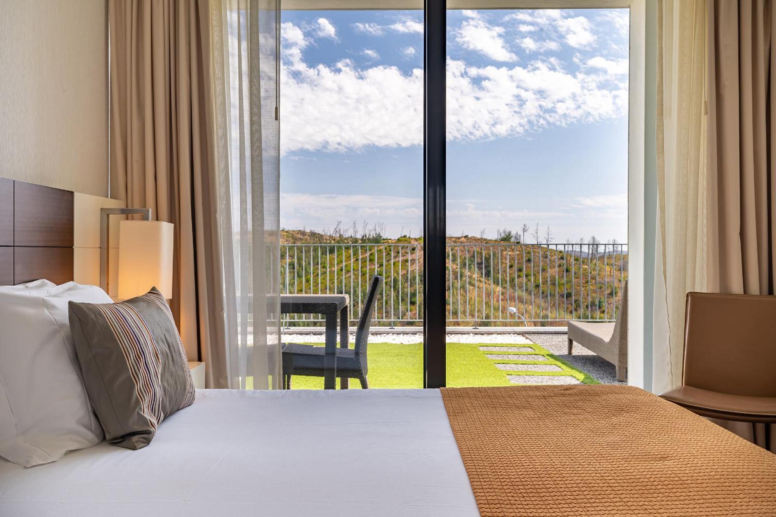 Suite with Terrace and Mountain View - Photo 2