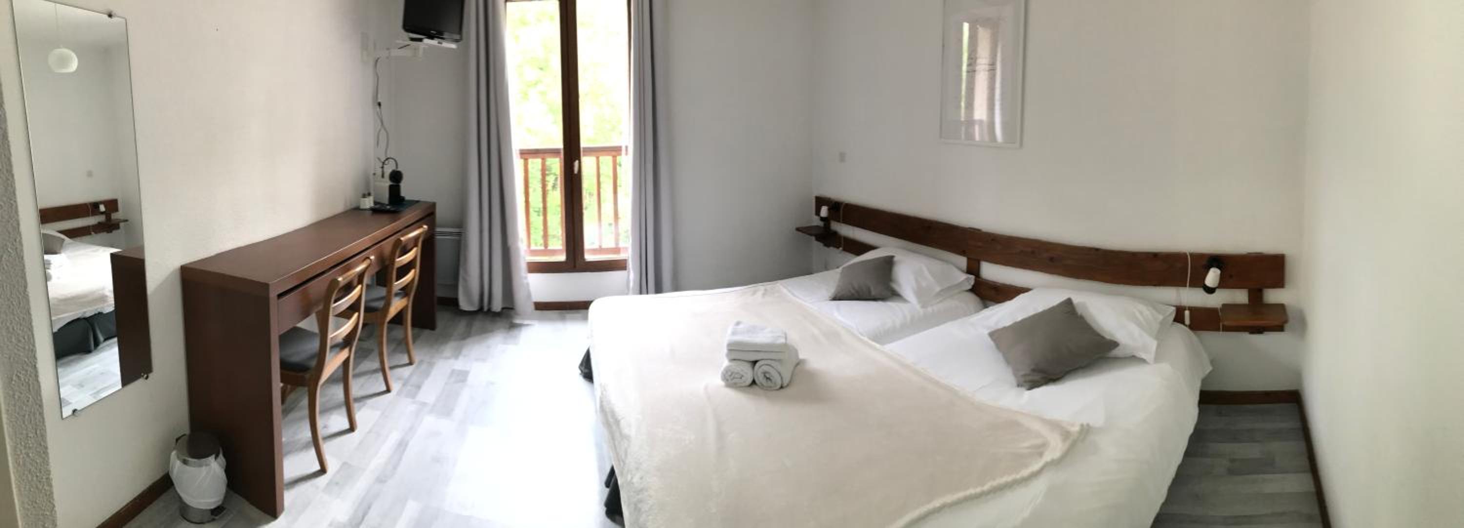 Double Room with Private Bathroom photo 2