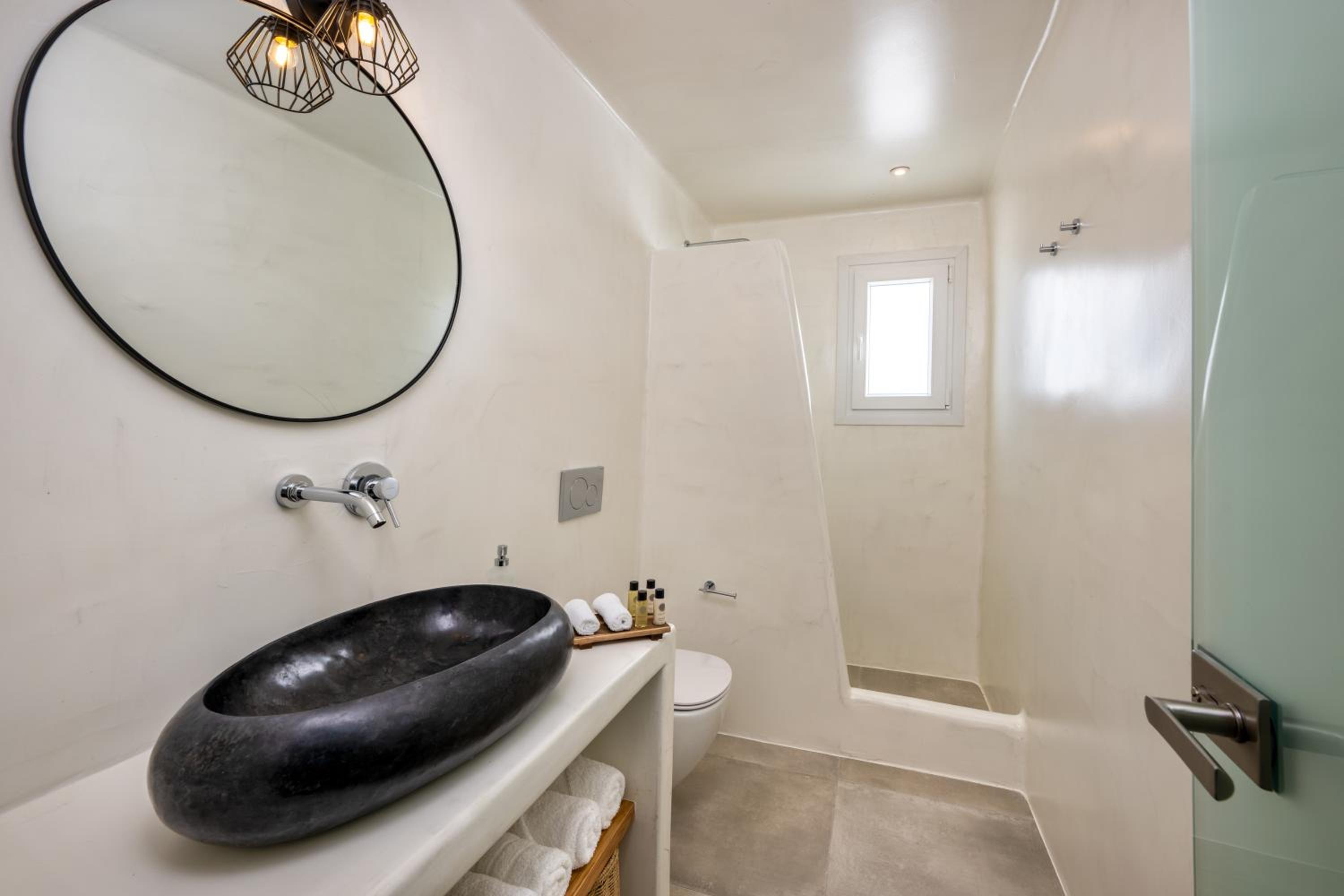 Deluxe King Room - Photo 4