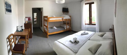 Quadruple Room with Bath photo 1