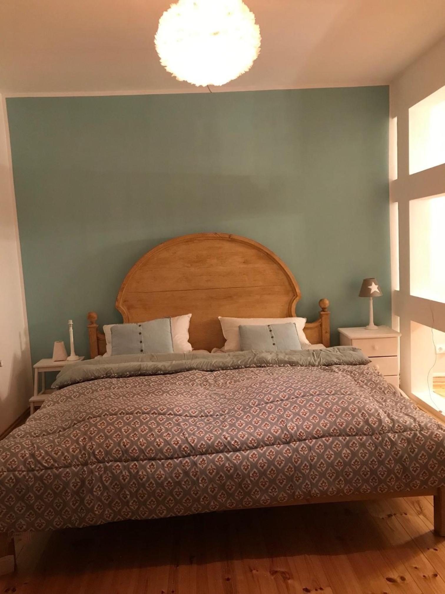 Six-Bedroom House photo 1