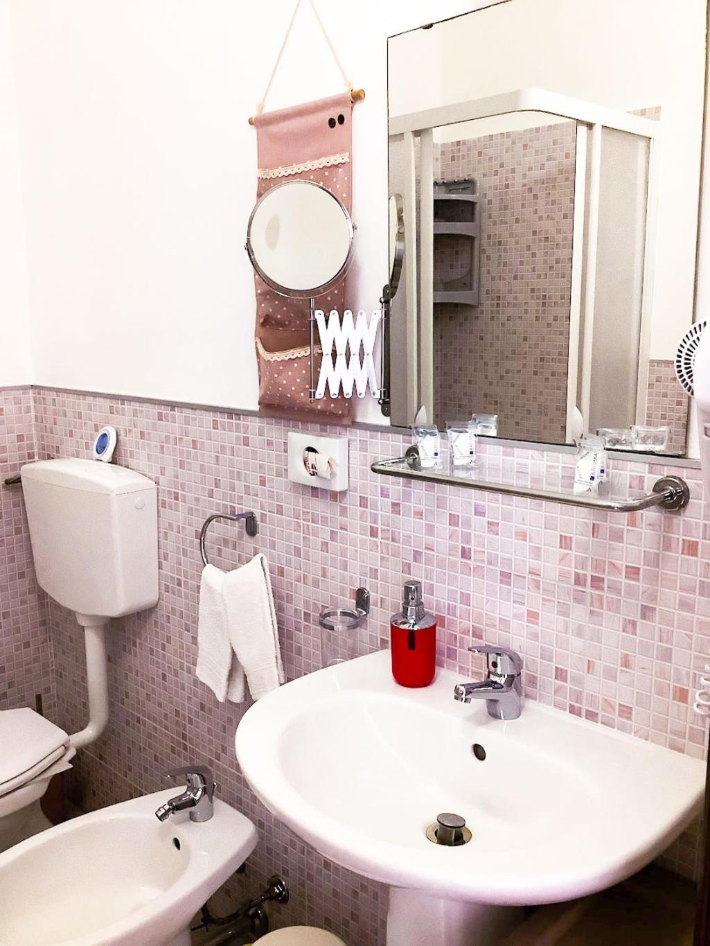 Double Room with Private Bathroom photo 2