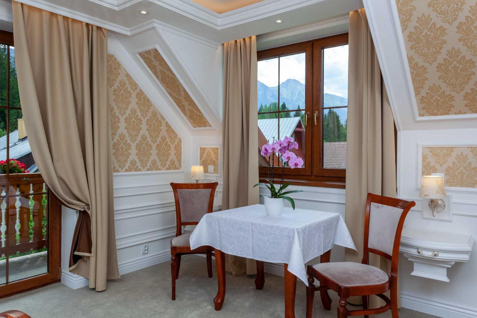 Double Room with Balcony and Private Bathroom