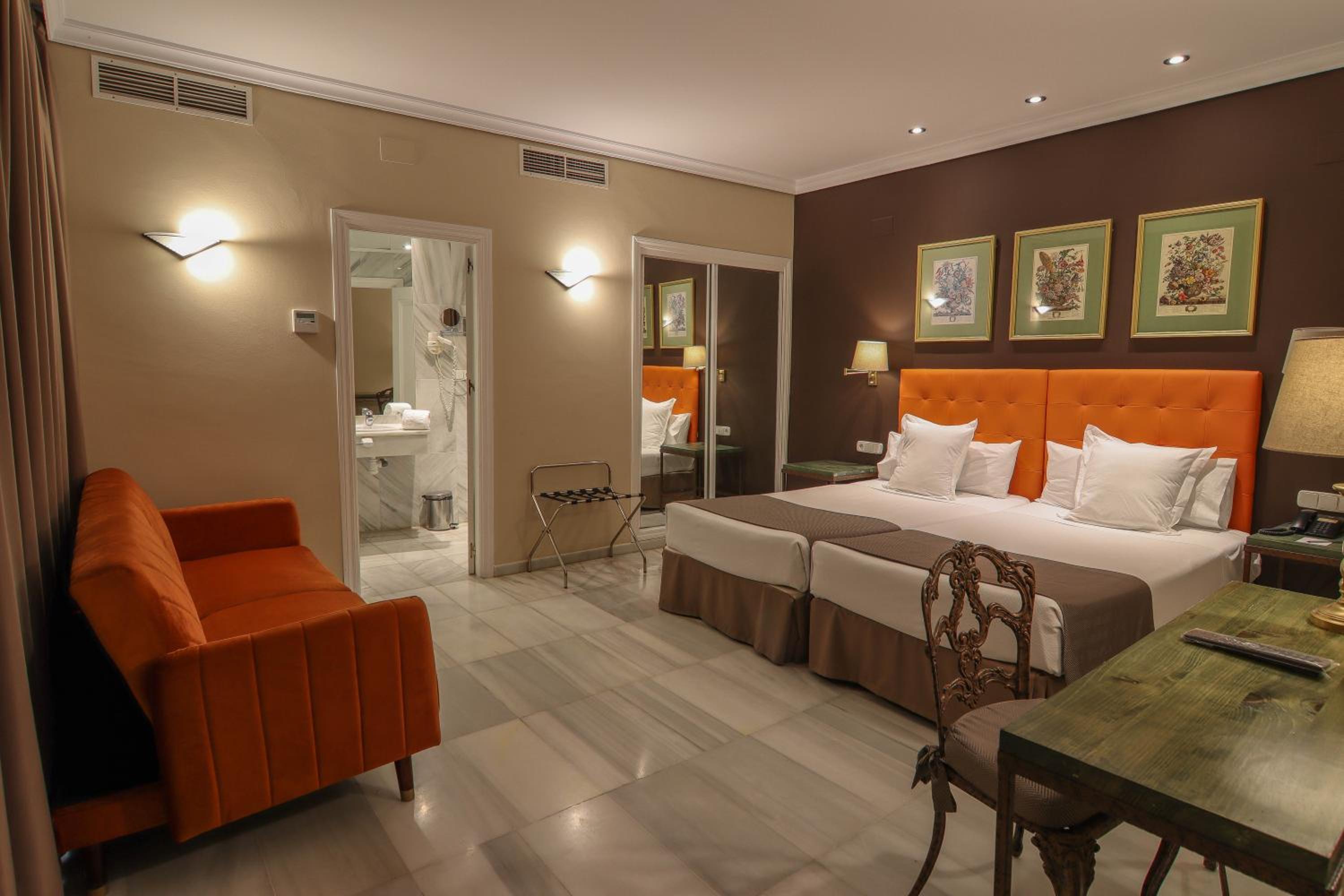 Double or Twin Room - Photo 16