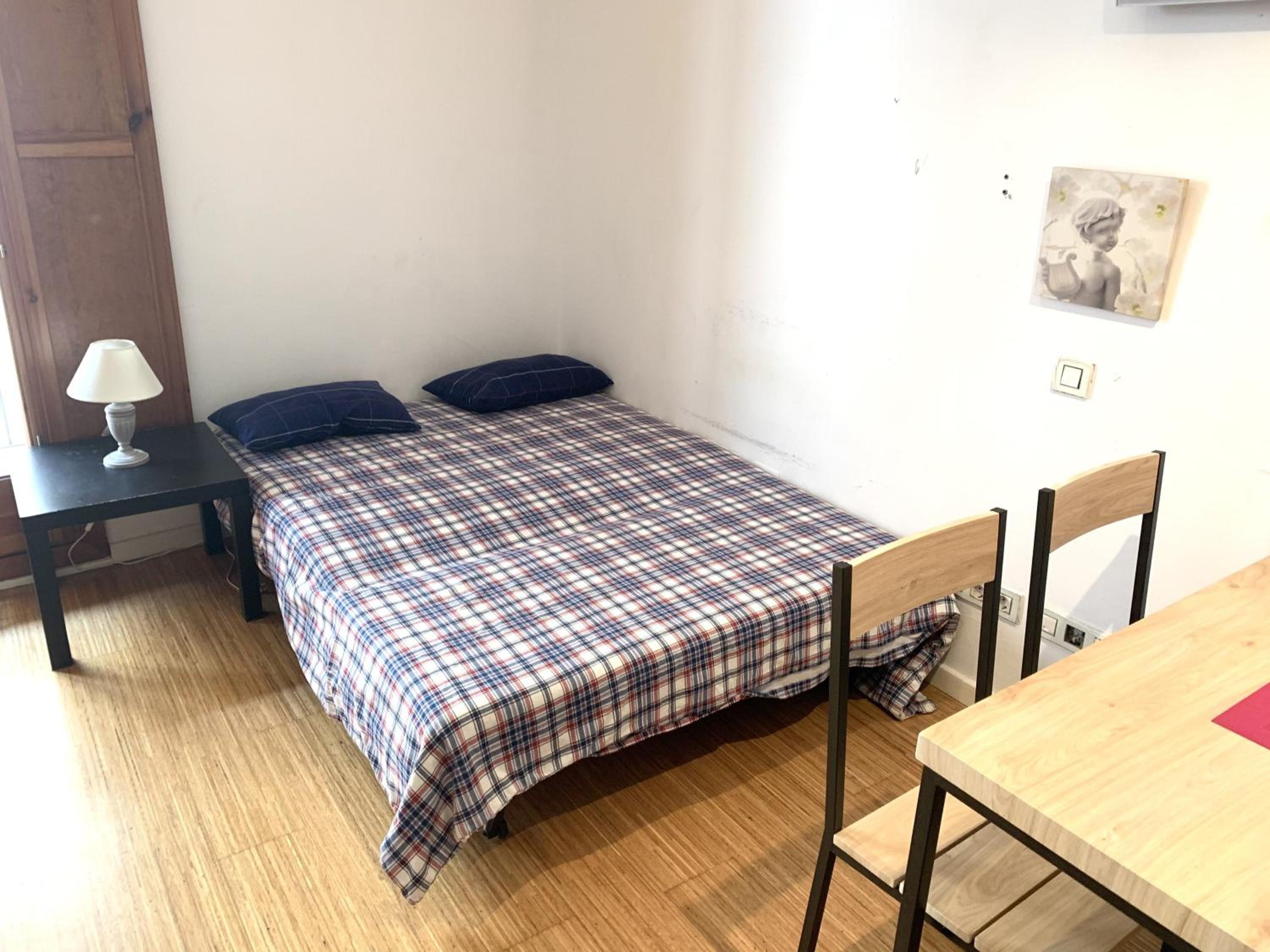 One-Bedroom Apartment photo 2