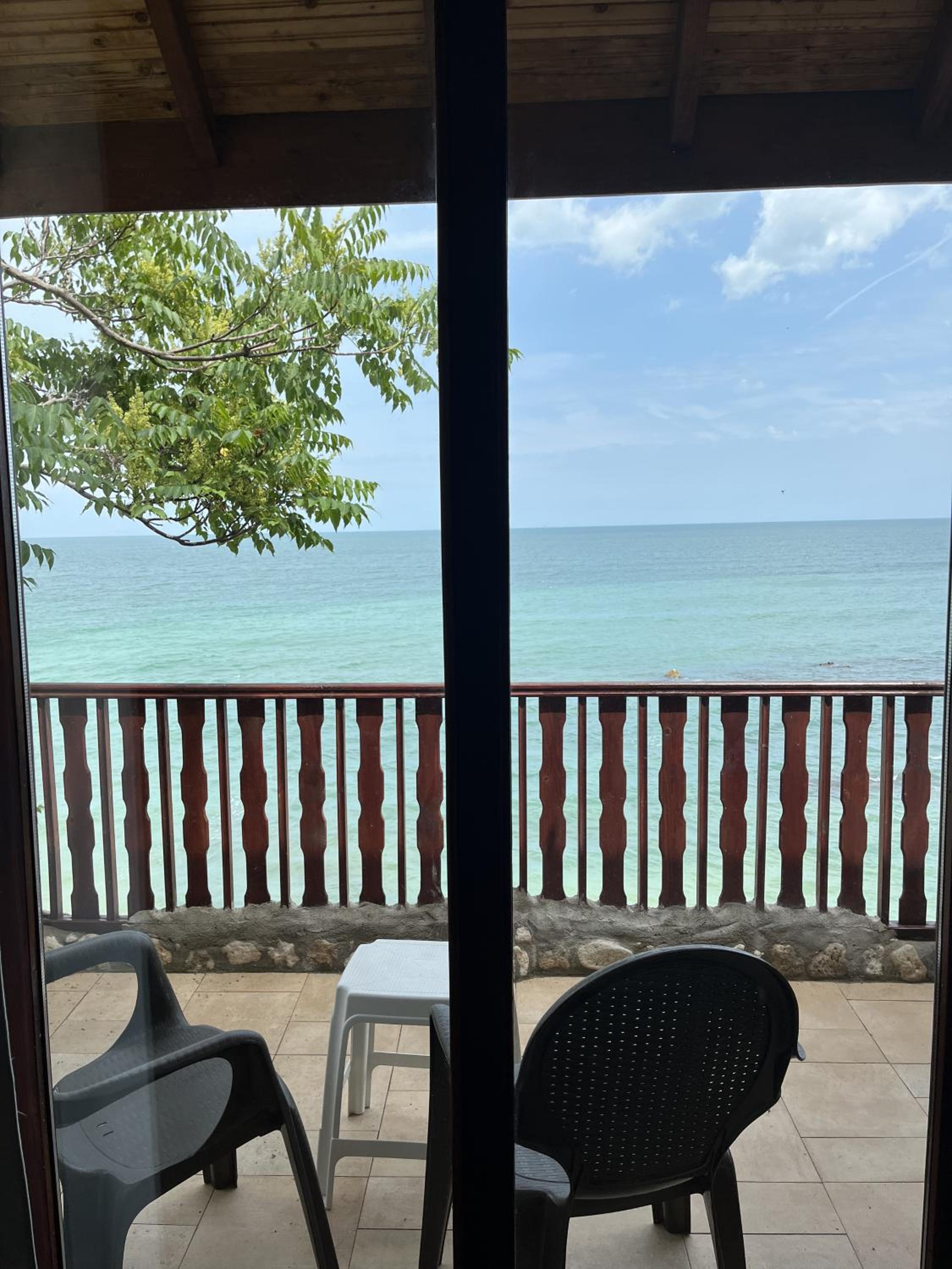 Family Room with Sea View and Balcony photo 3