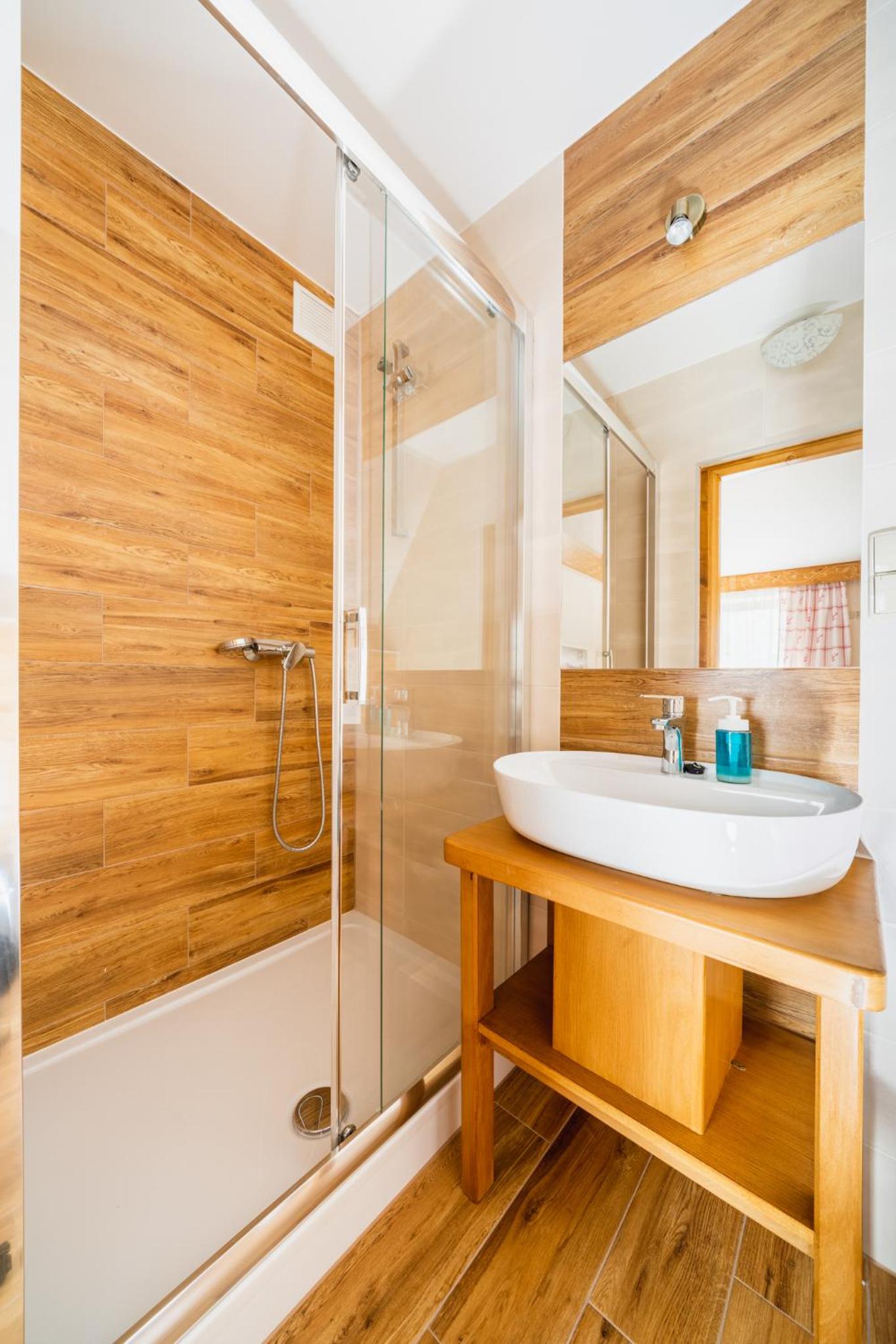 One-Bedroom Apartment - Photo 4