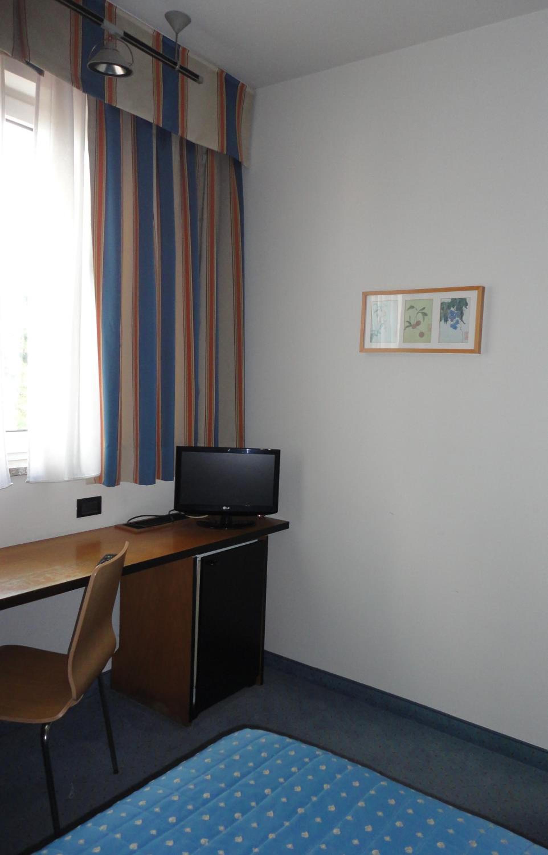 Single Room with Private Bathroom