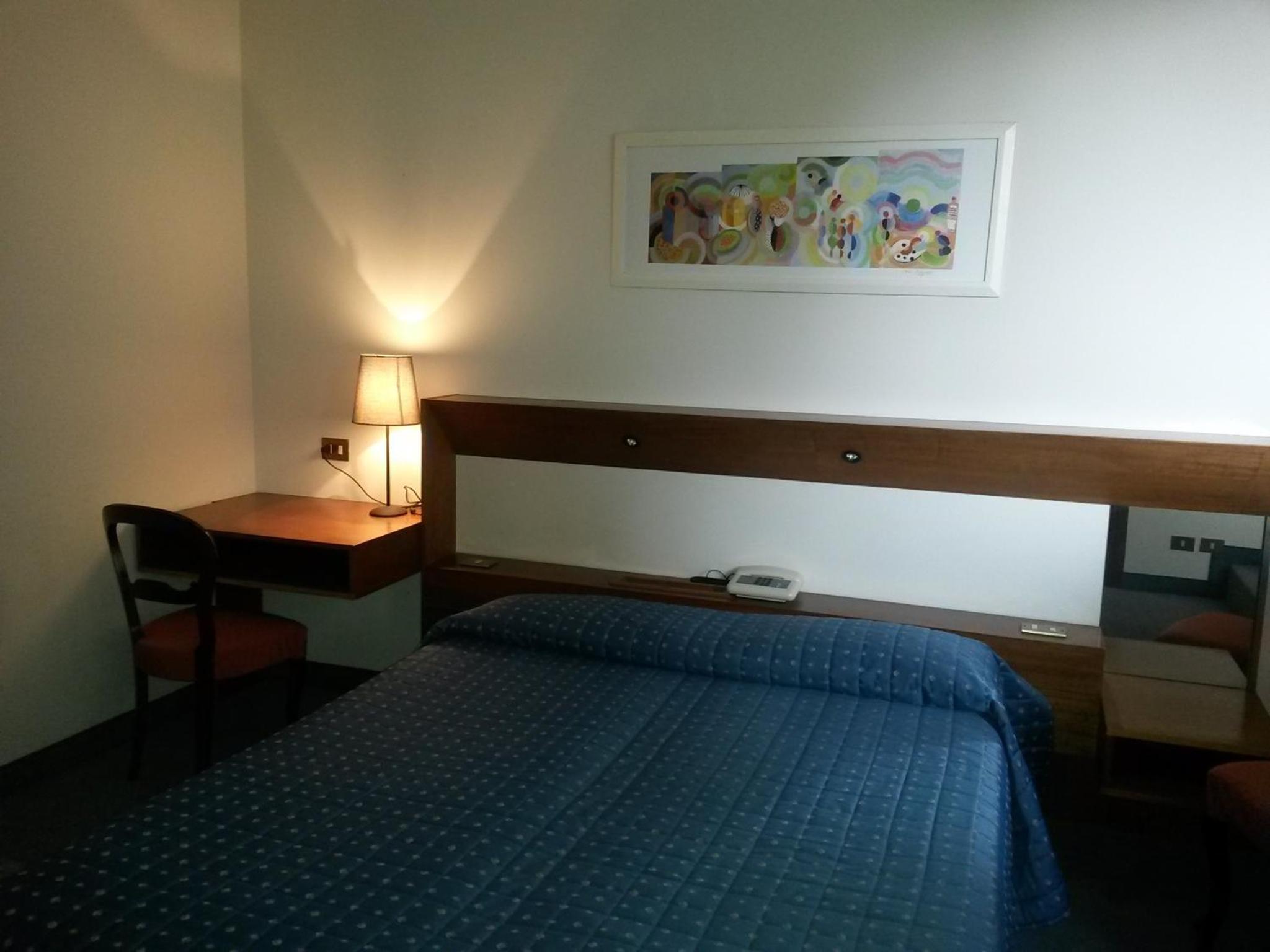Triple Room with Private Bathroom - Photo 2