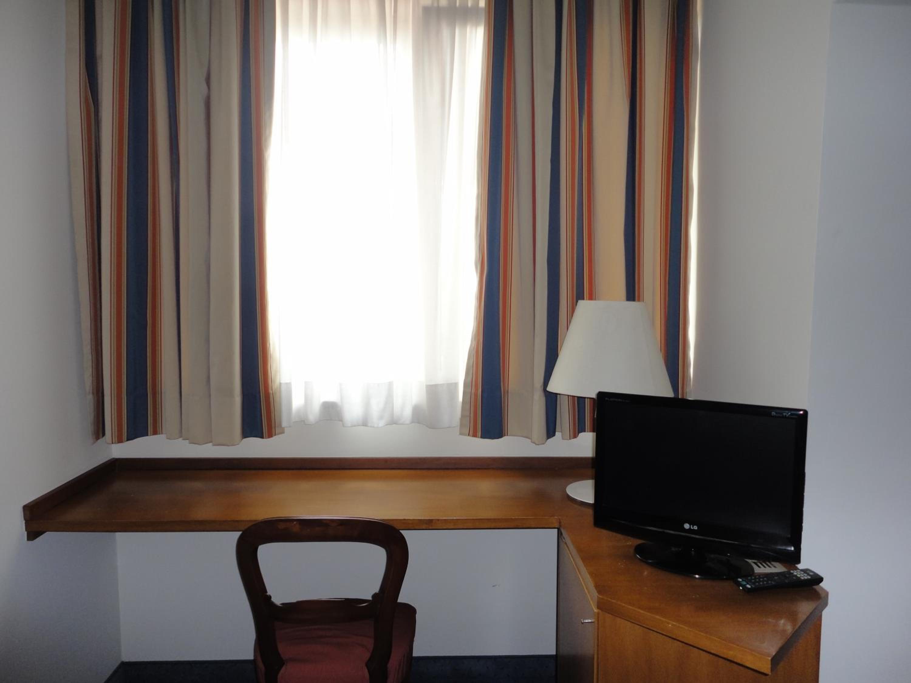 Triple Room with Private Bathroom - Photo 5