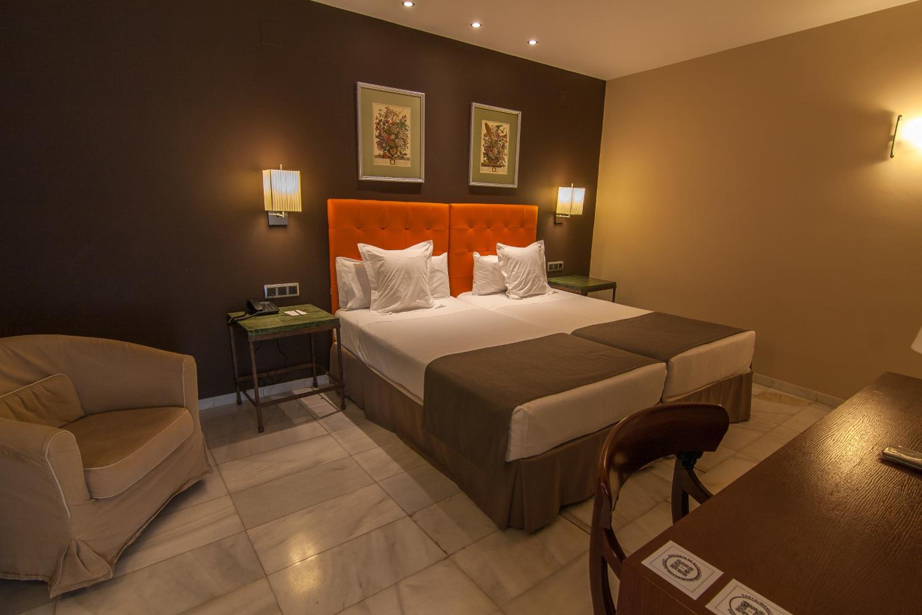 Double or Twin Room - Photo 2