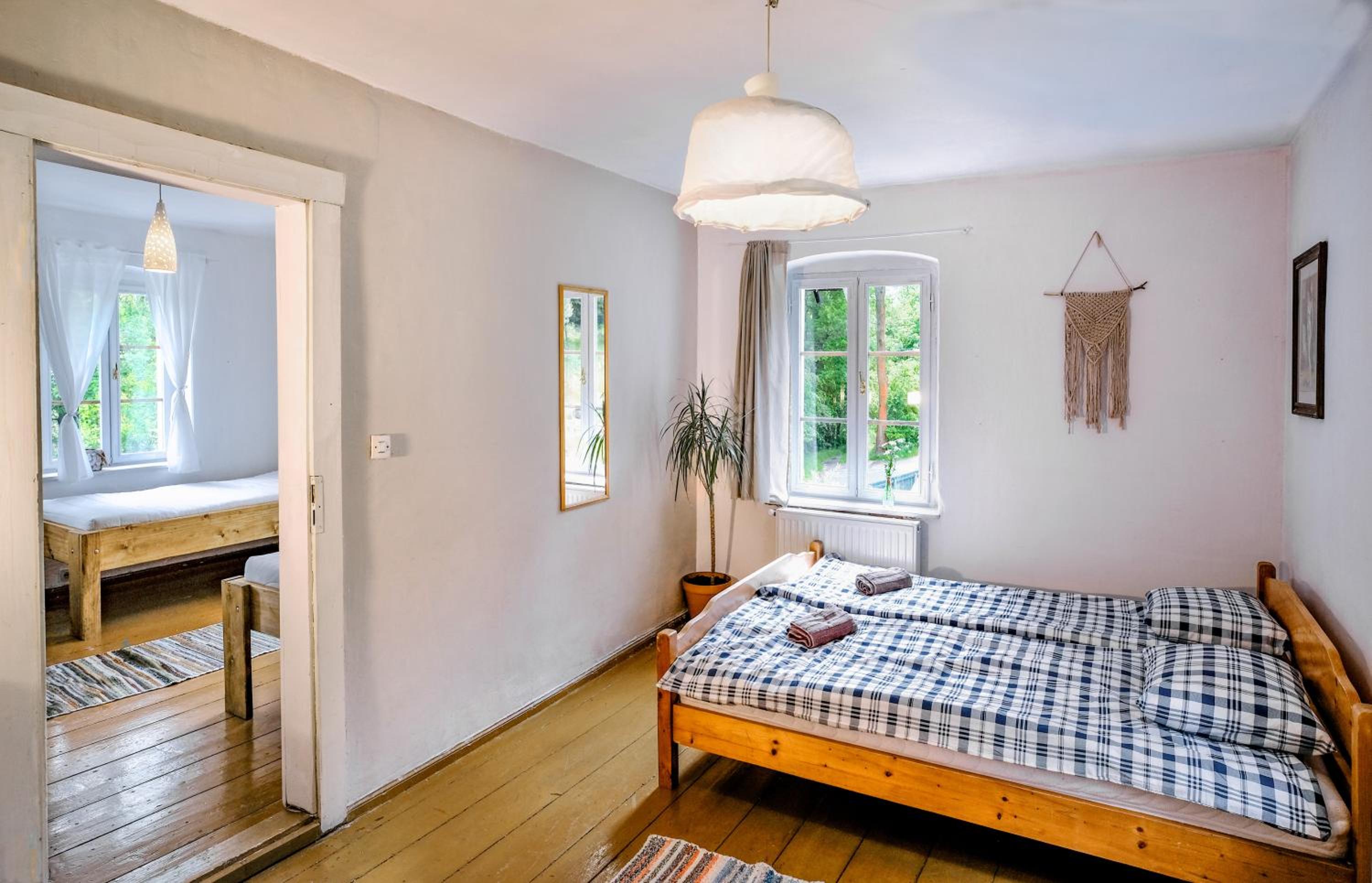 Five-Bedroom House photo 3