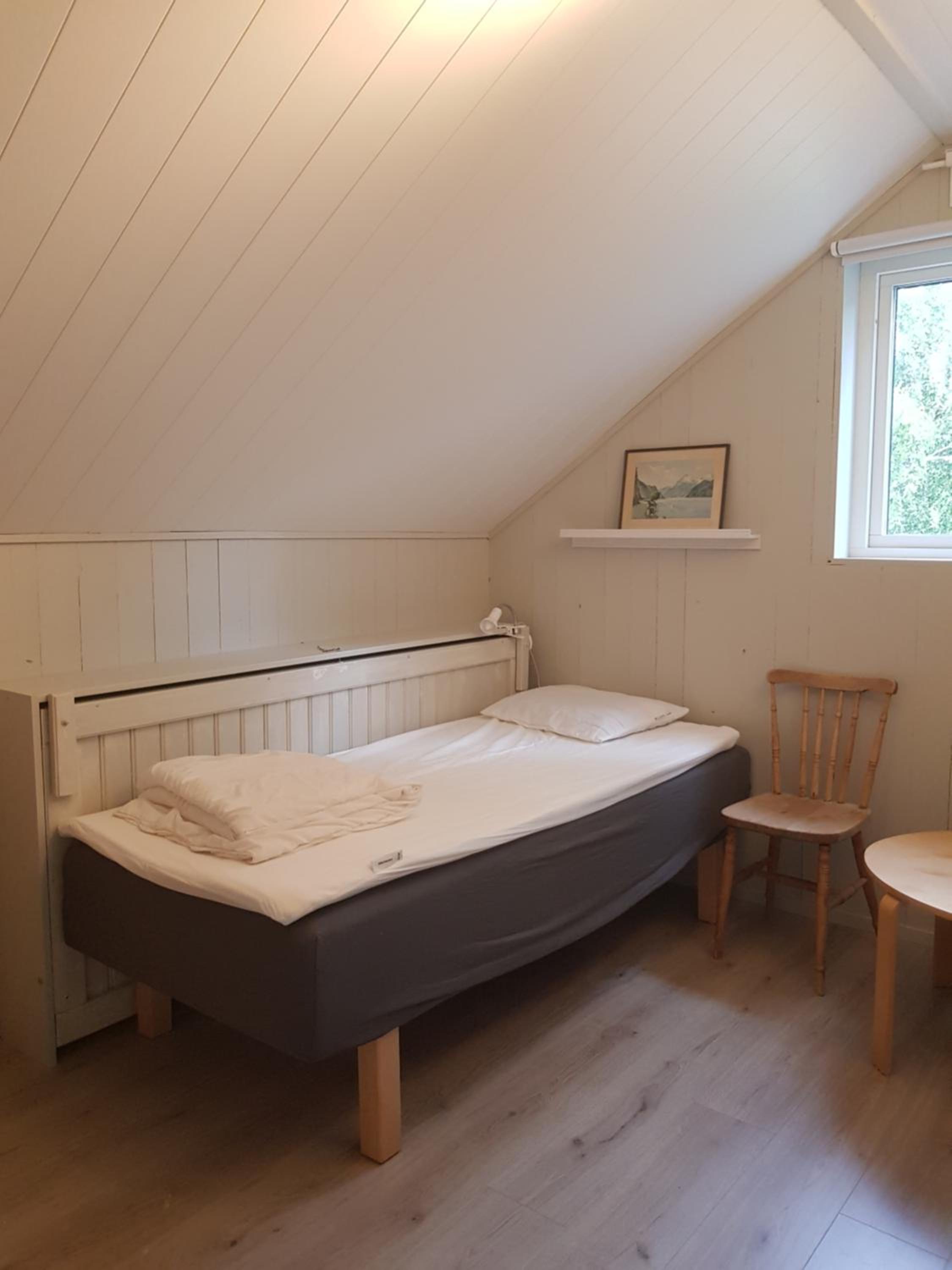 Five-Bedroom House photo 1