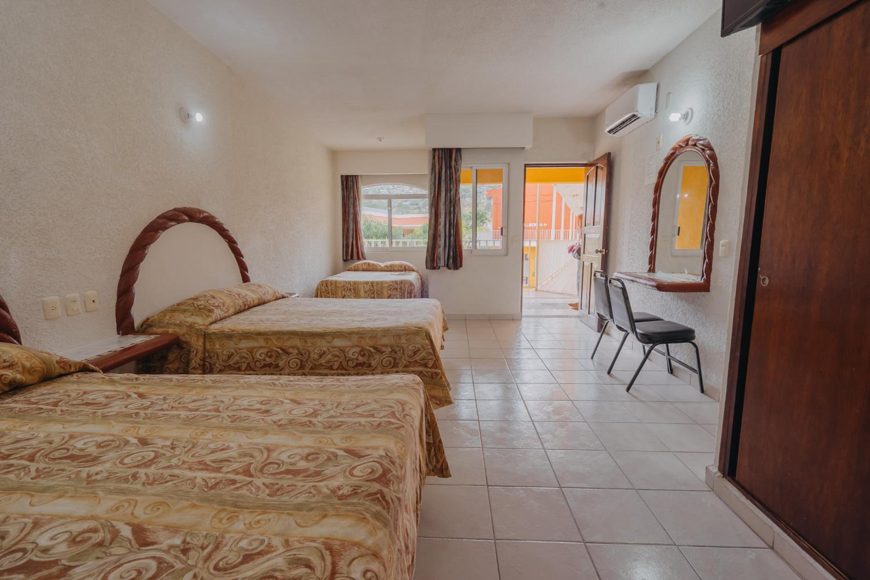 Comfort Triple Room