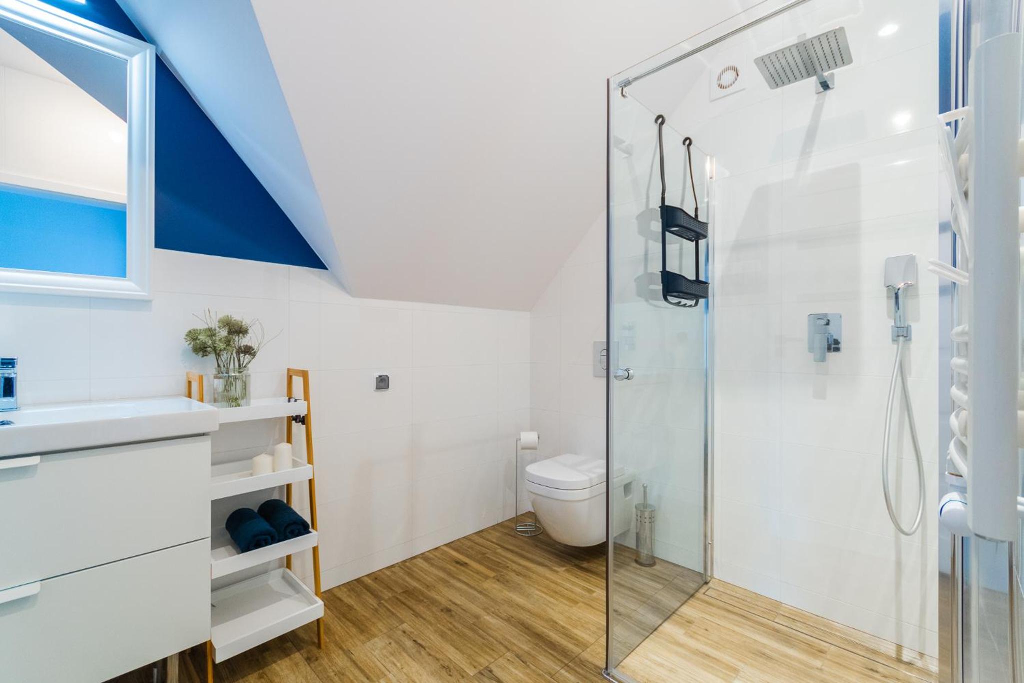 Two-Bedroom House - Photo 3