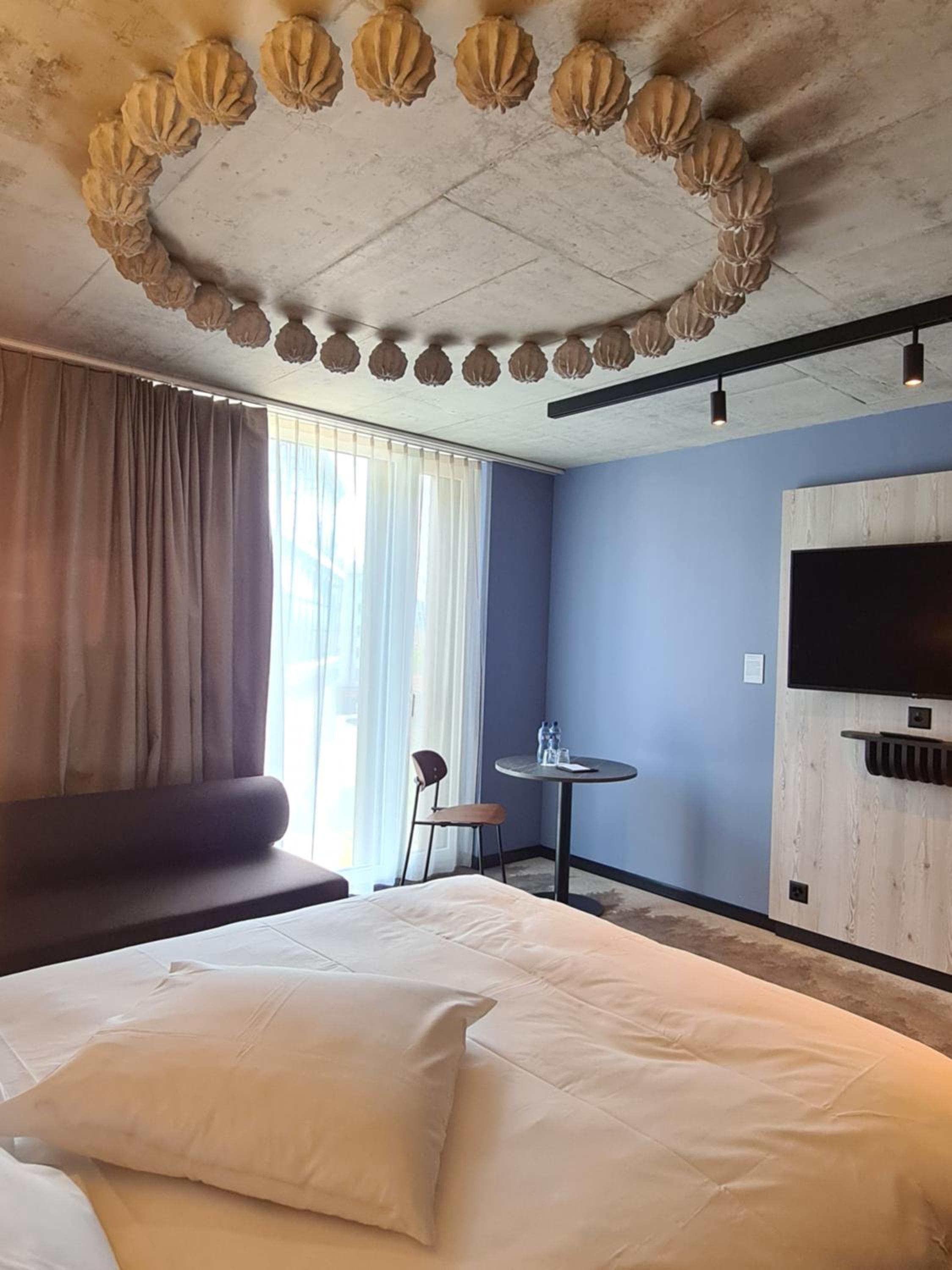 Classic Superior Queen Room with Sofa - Photo 6