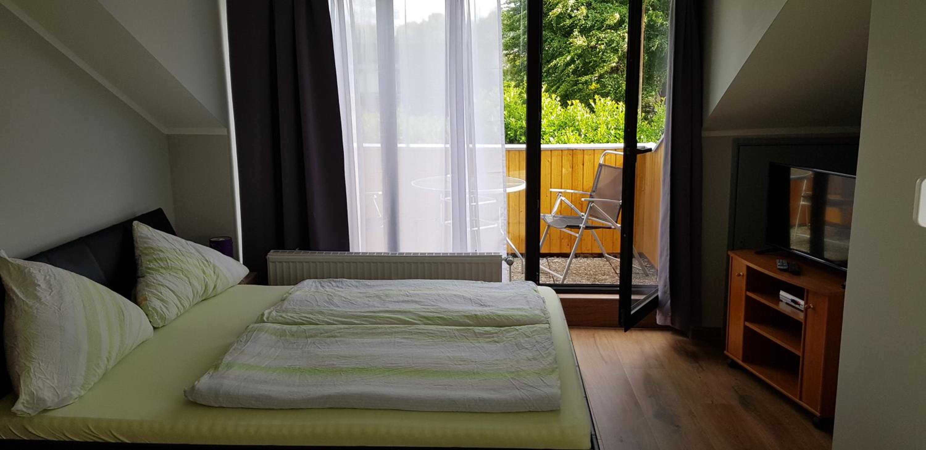 Apartment (3 Adults)