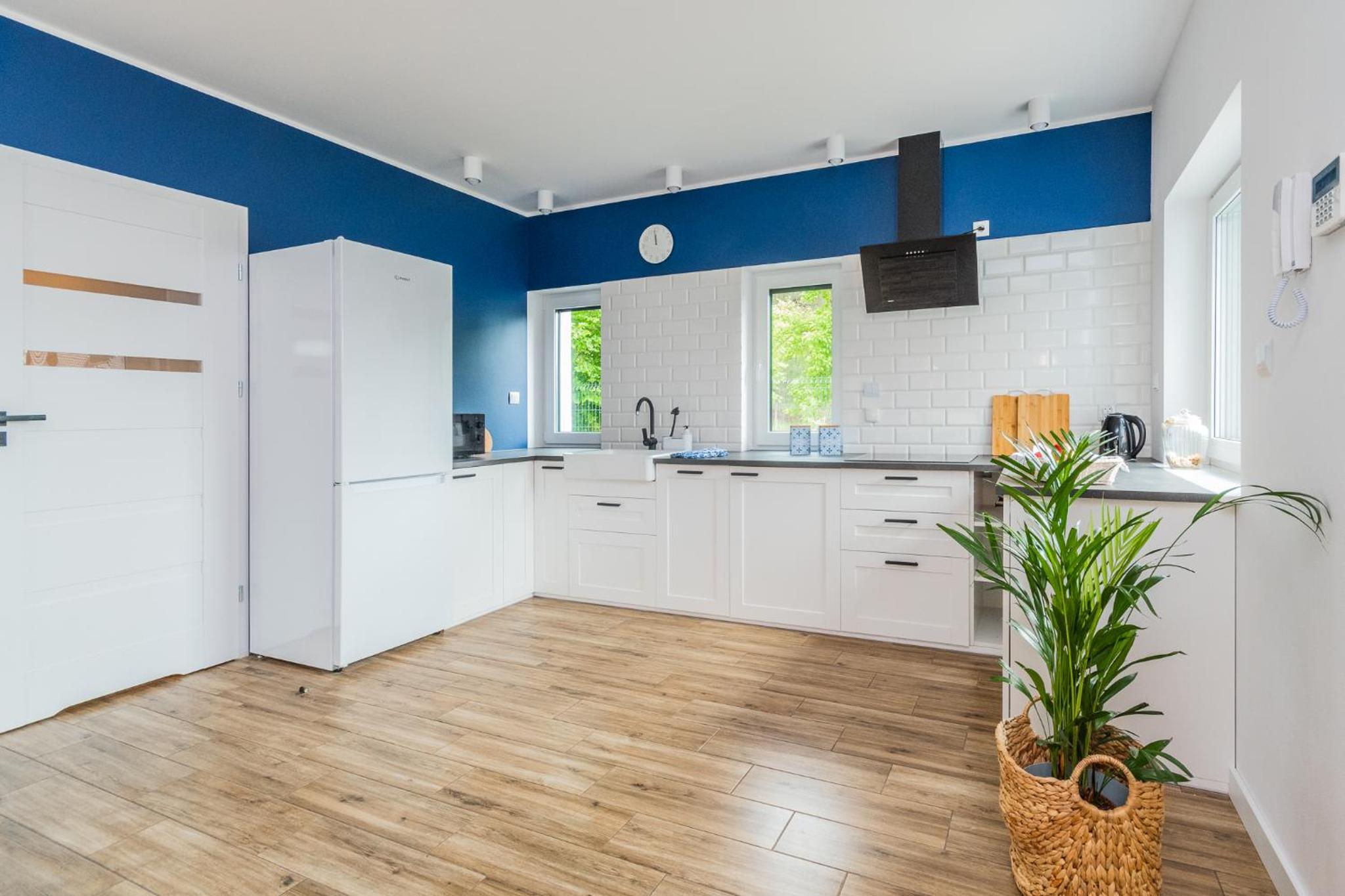 Two-Bedroom House - Photo 12