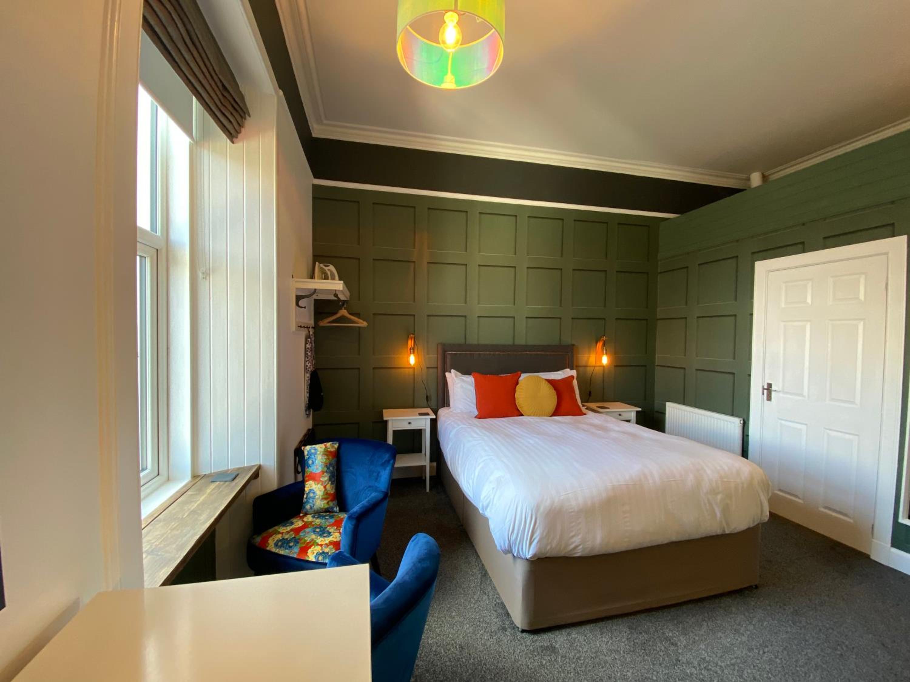 Double Room - Photo 5