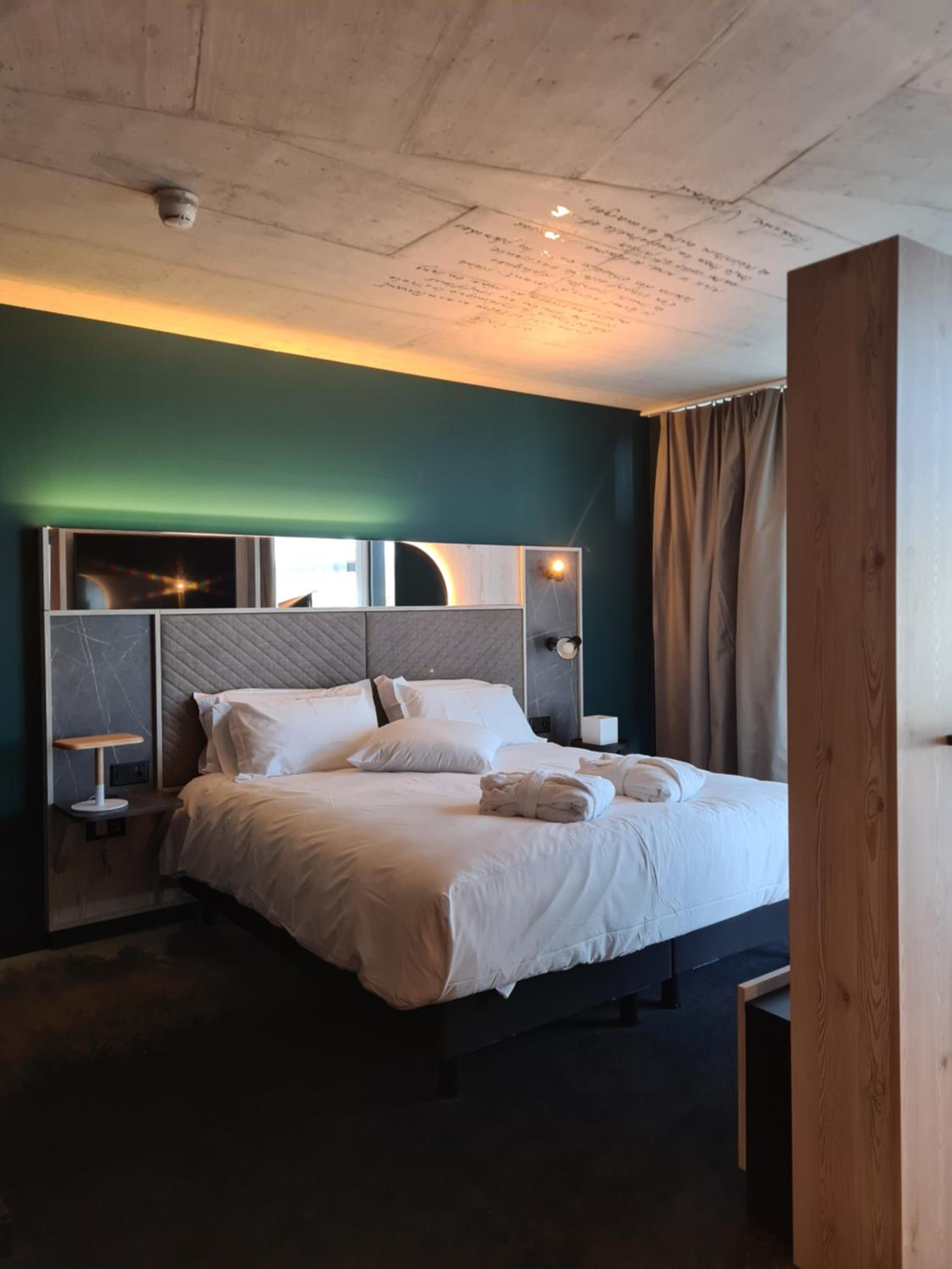 Junior King Suite with Lounge - Photo 6