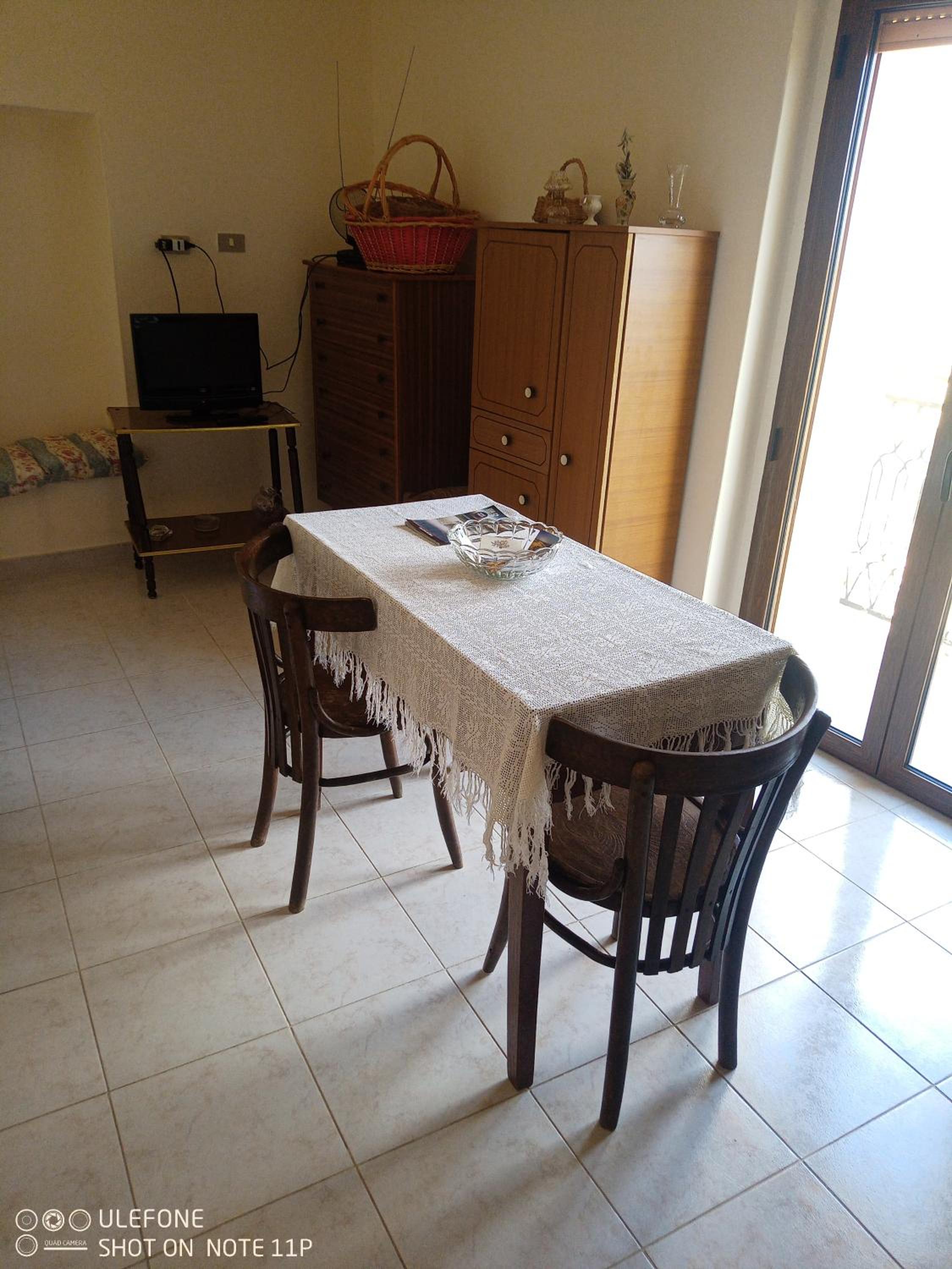 One-Bedroom House - Photo 11