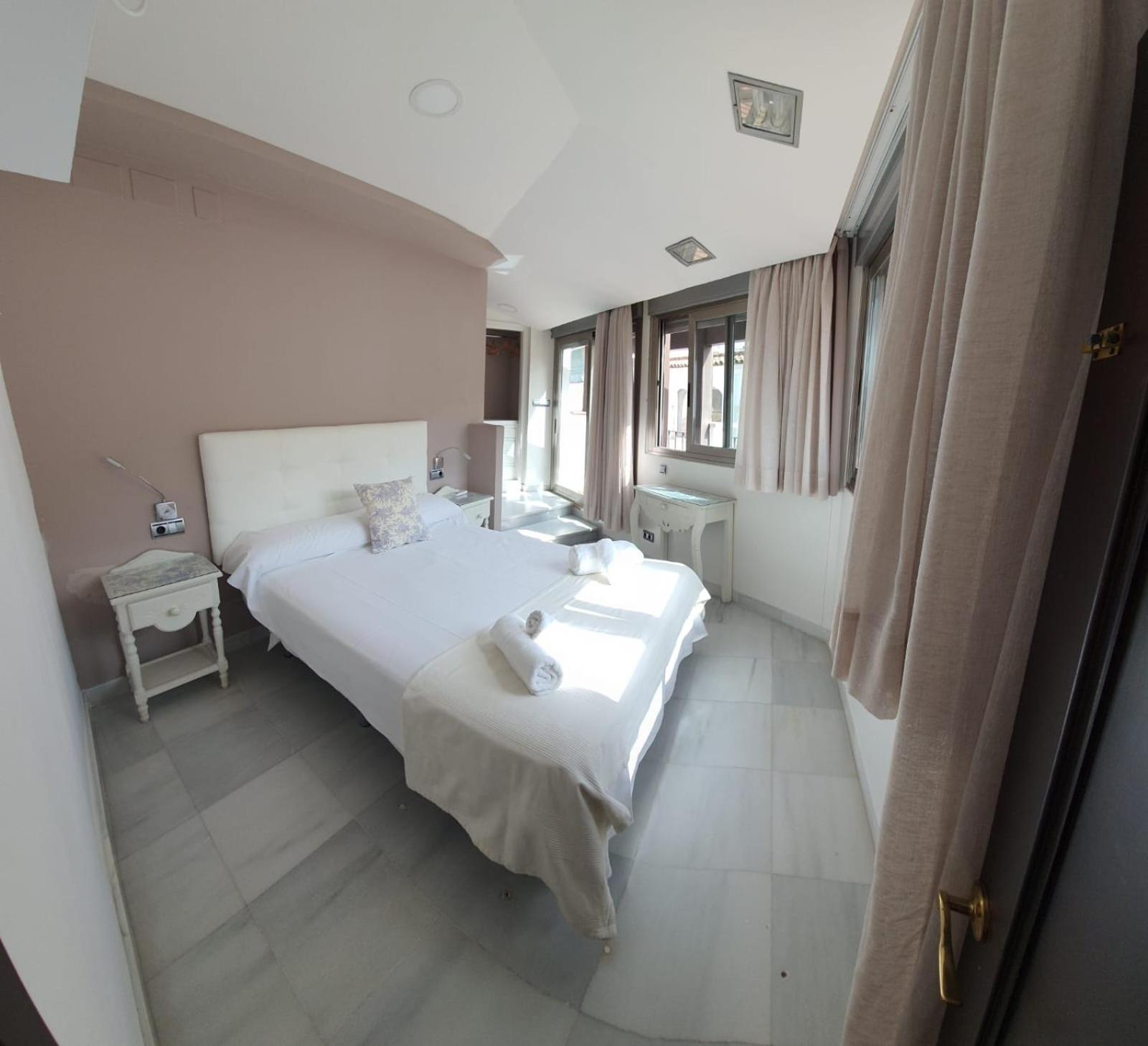 Deluxe Apartment - Photo 8