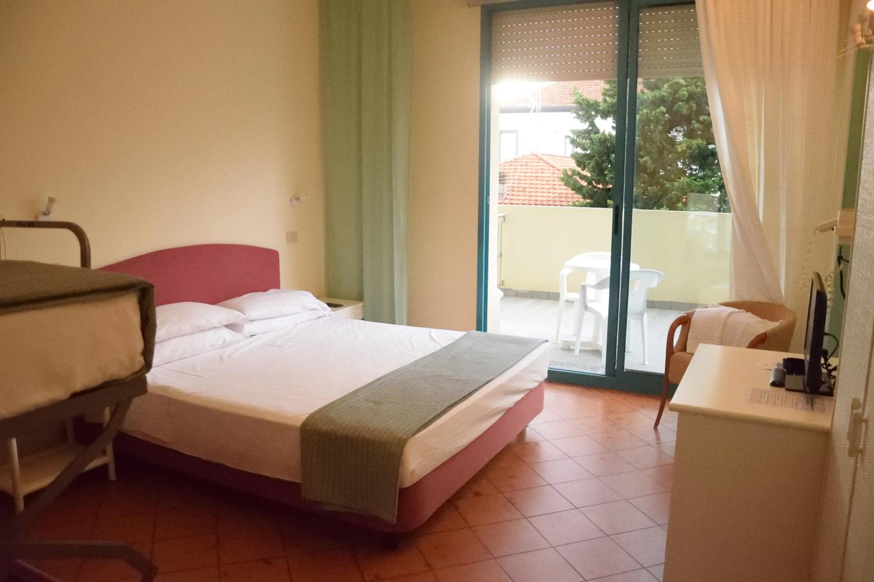 Superior Quadruple Room With Balcony - Photo 16