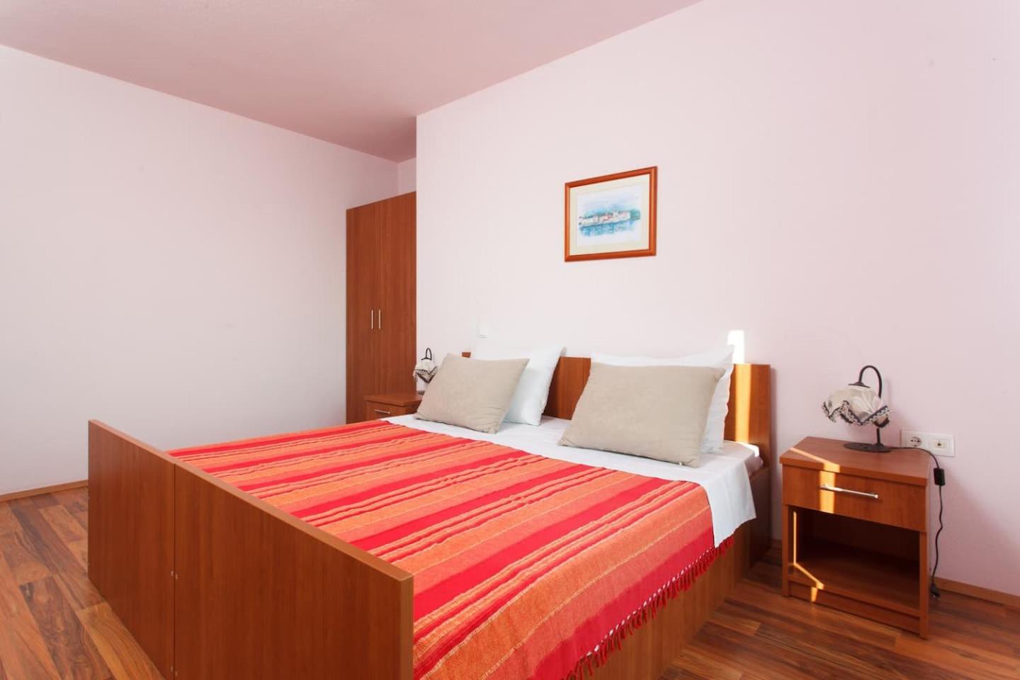 Apartment with Sea View - Photo 6