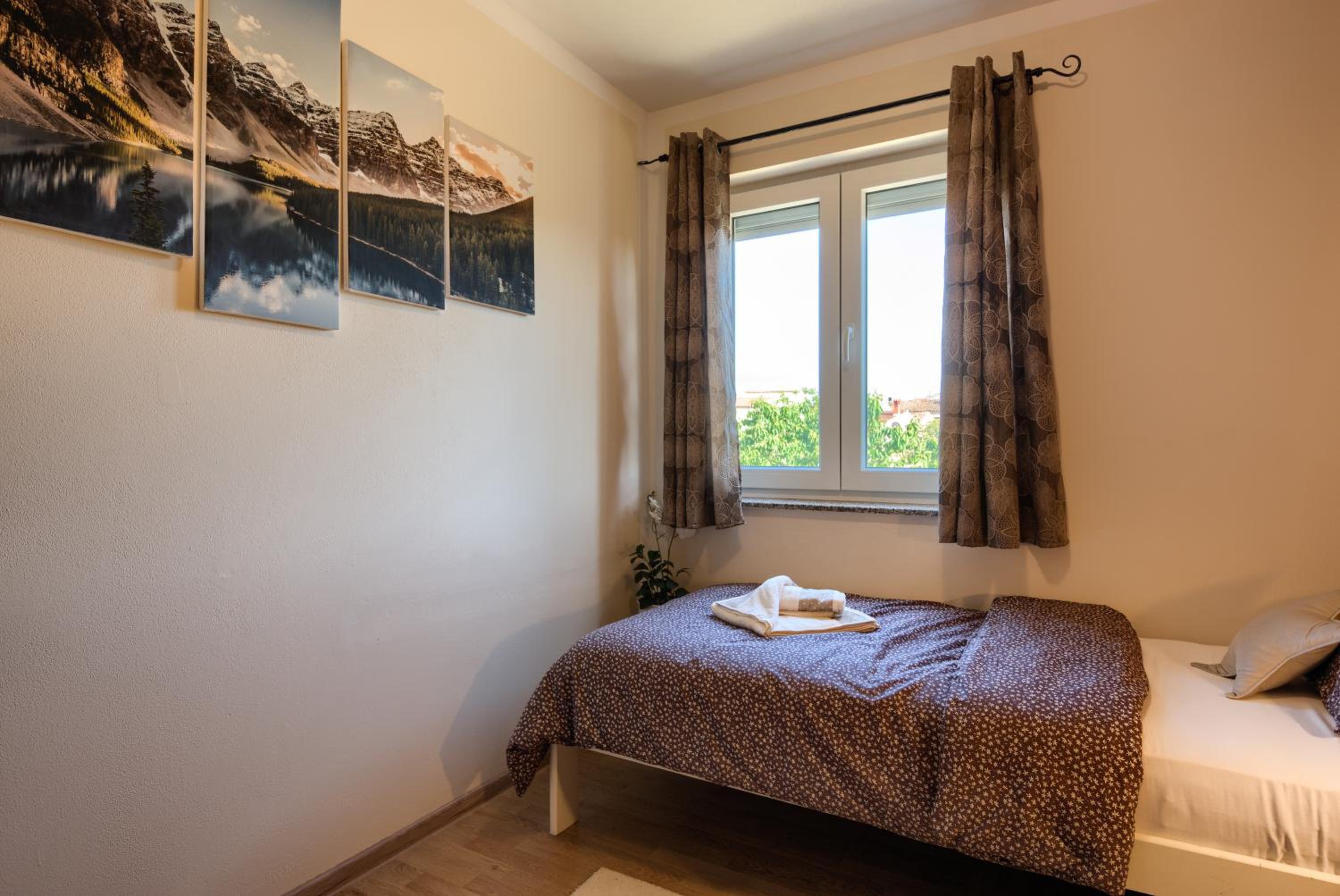 Two-Bedroom Apartment - Photo 25