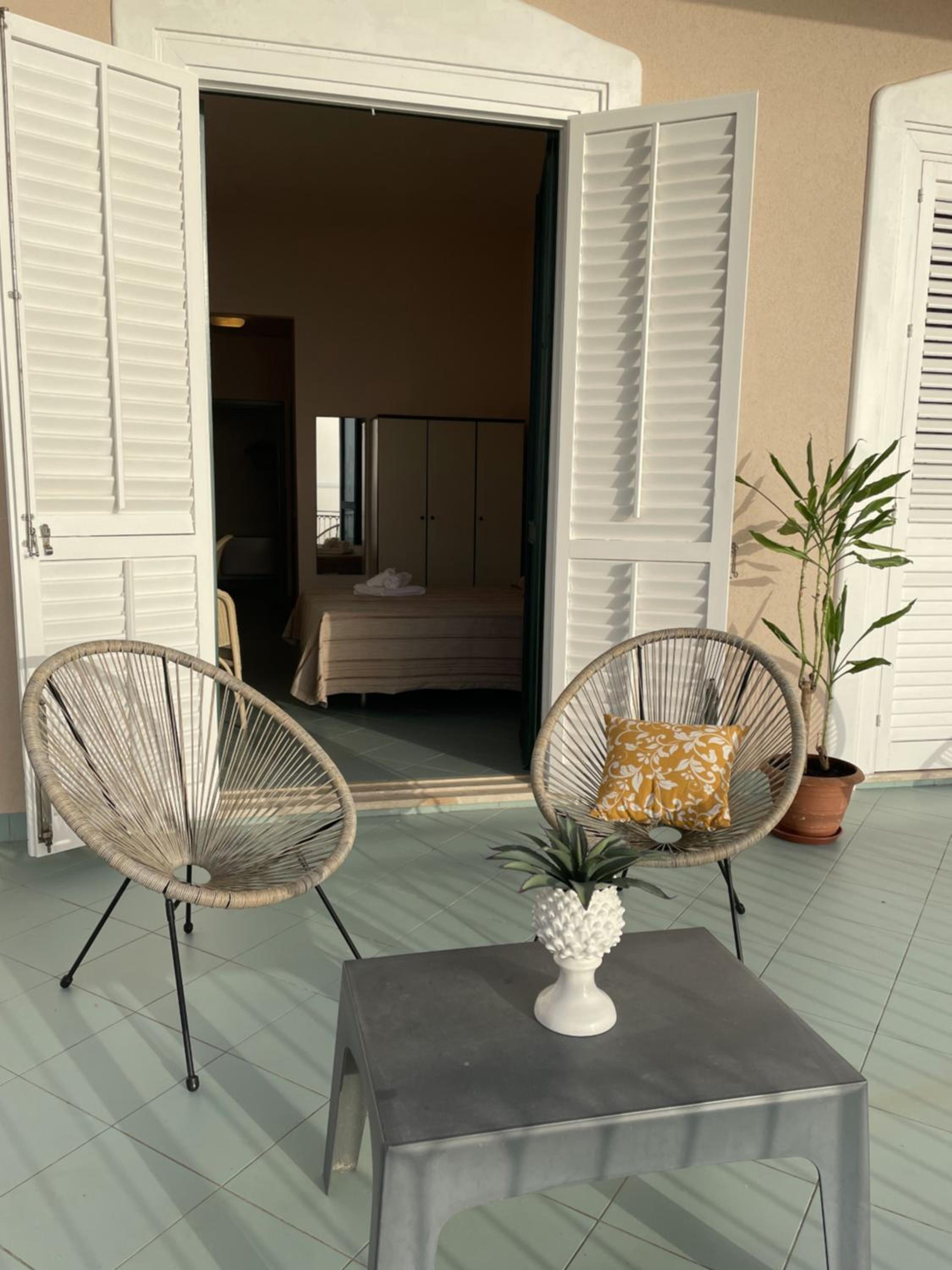 Double or Twin Room with Sea View photo 3