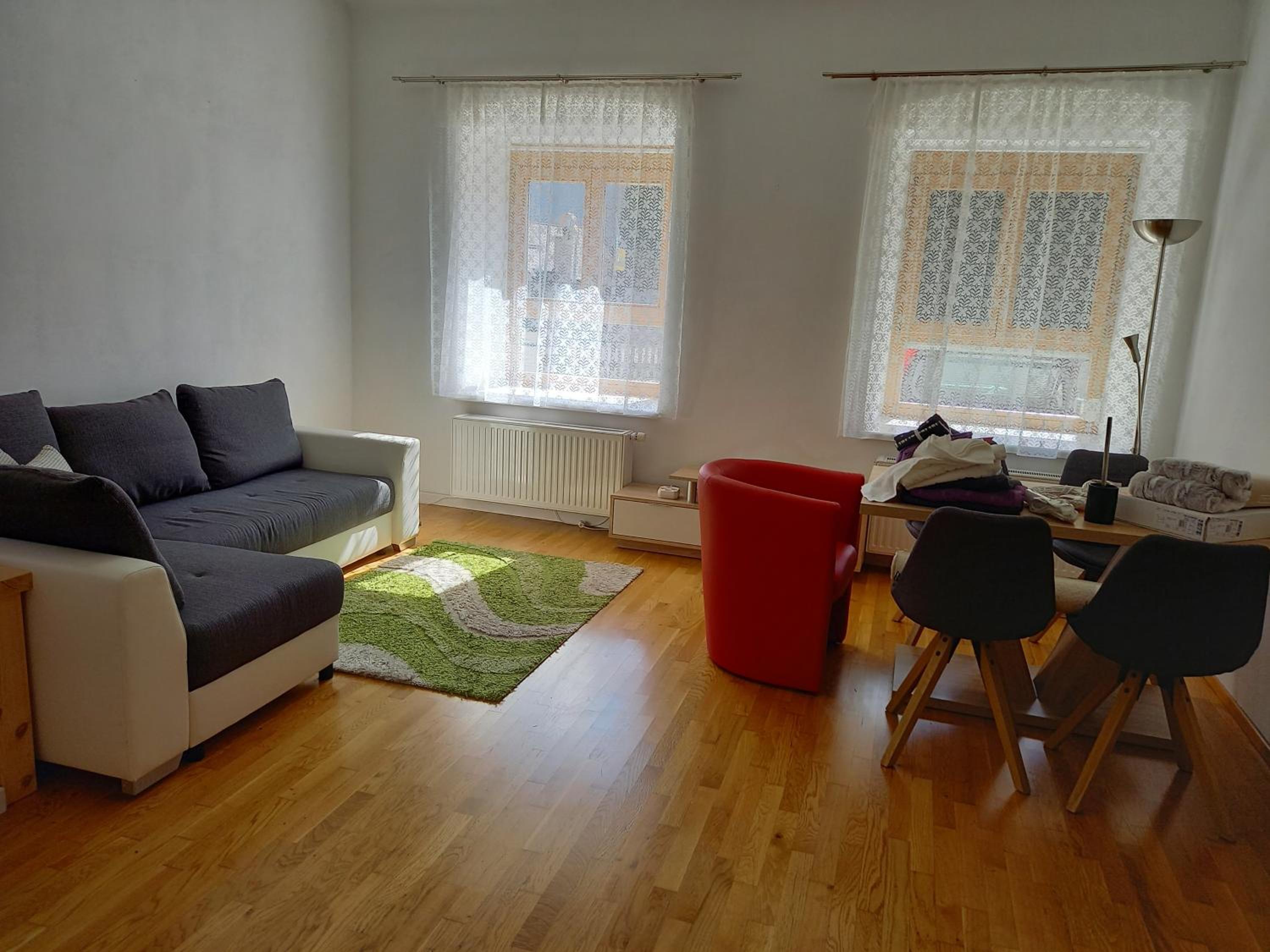One-Bedroom Apartment photo 1