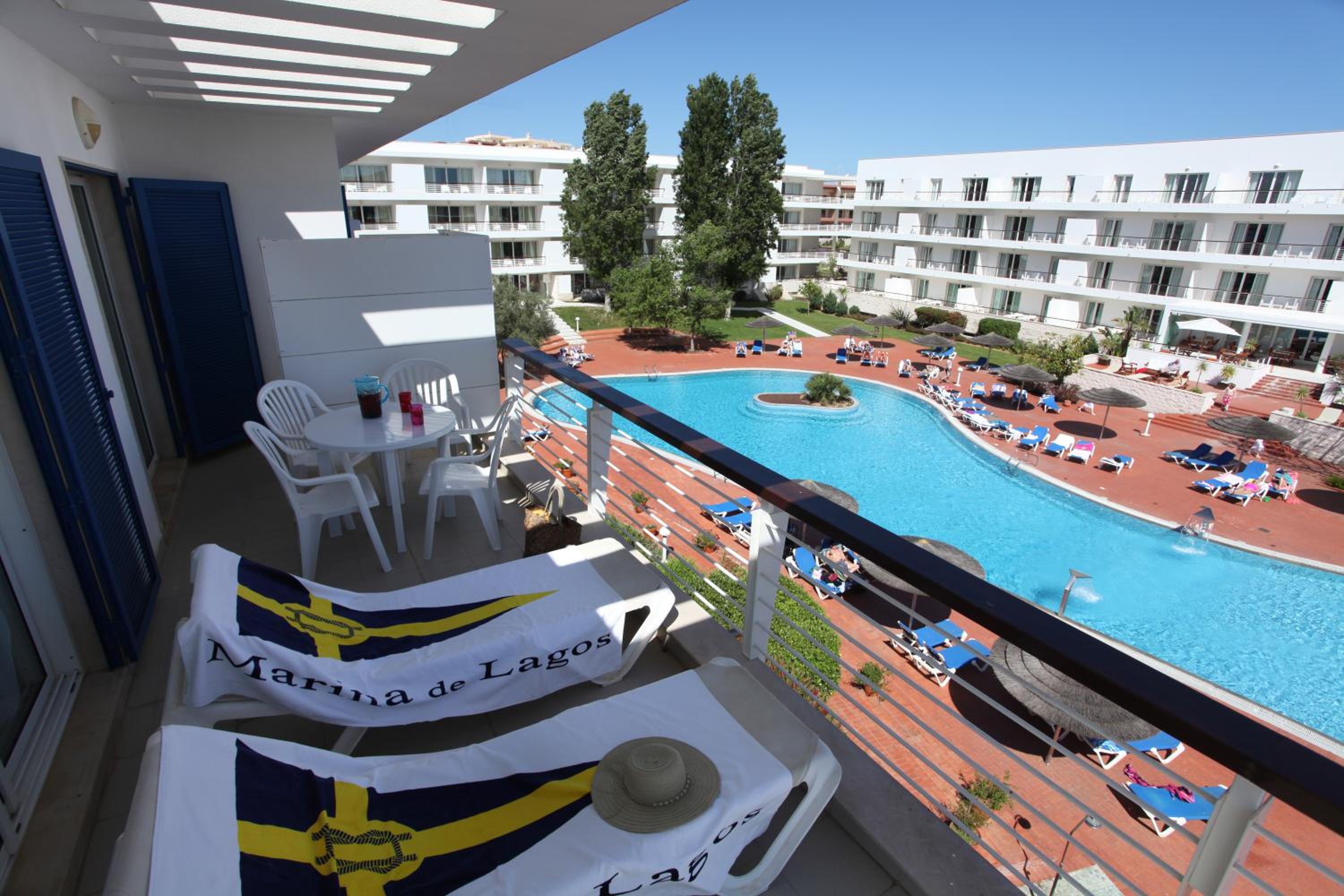 Two-Bedroom Apartment with Pool or Marina View (3 Stars) - Photo 2